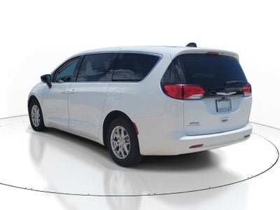 2024 Chrysler Voyager LX