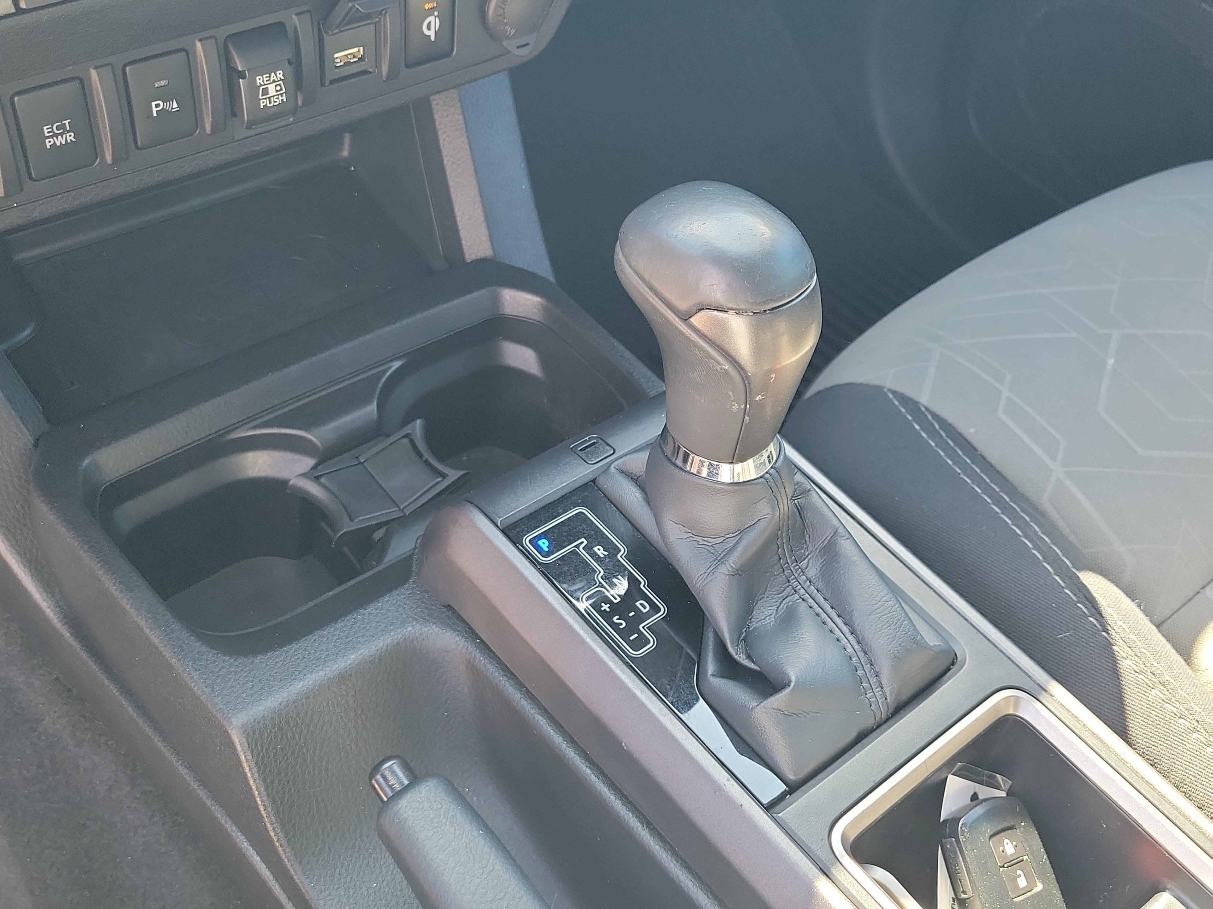 2022 Toyota Tacoma 4WD SR