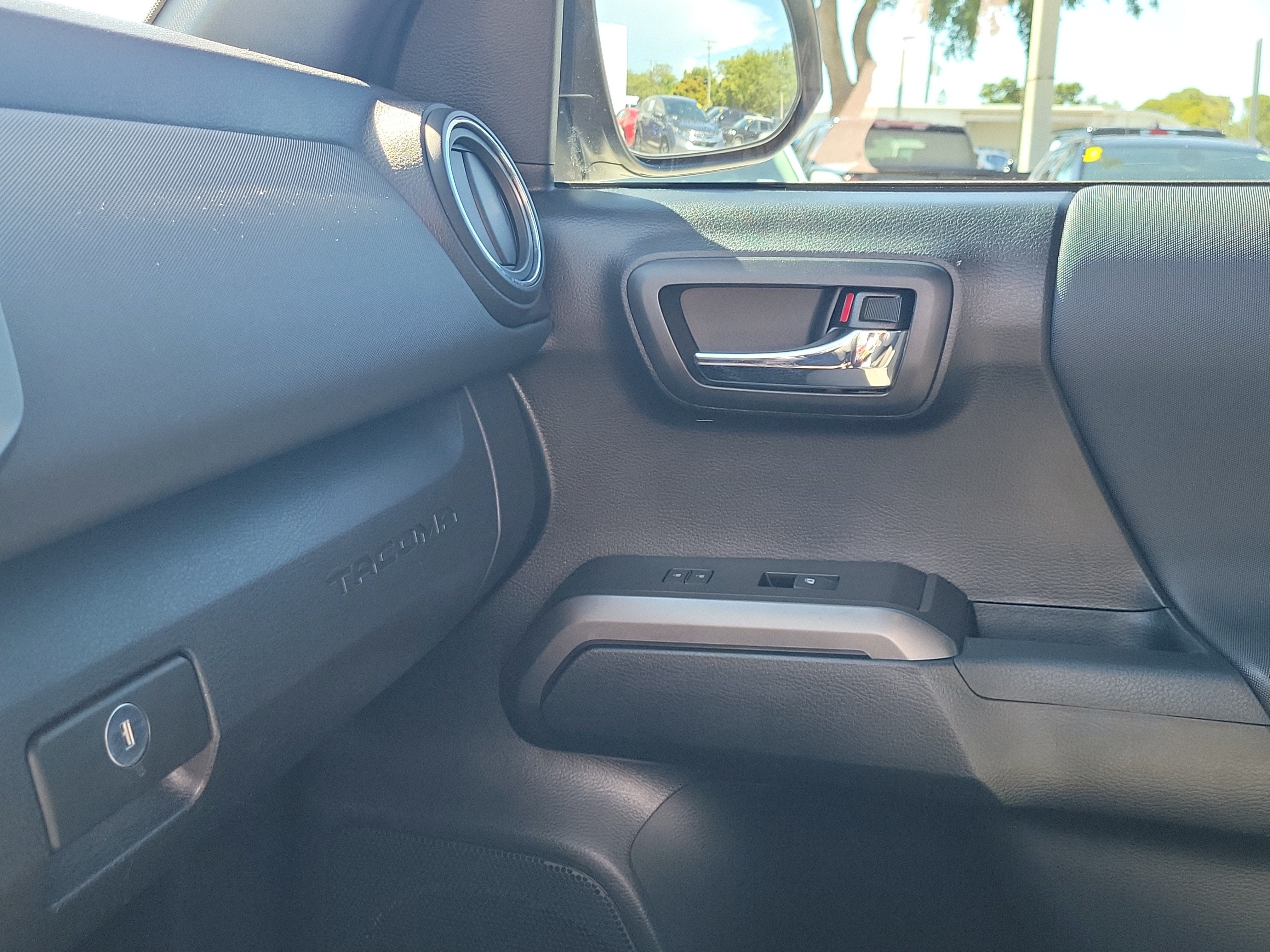 2022 Toyota Tacoma 4WD SR