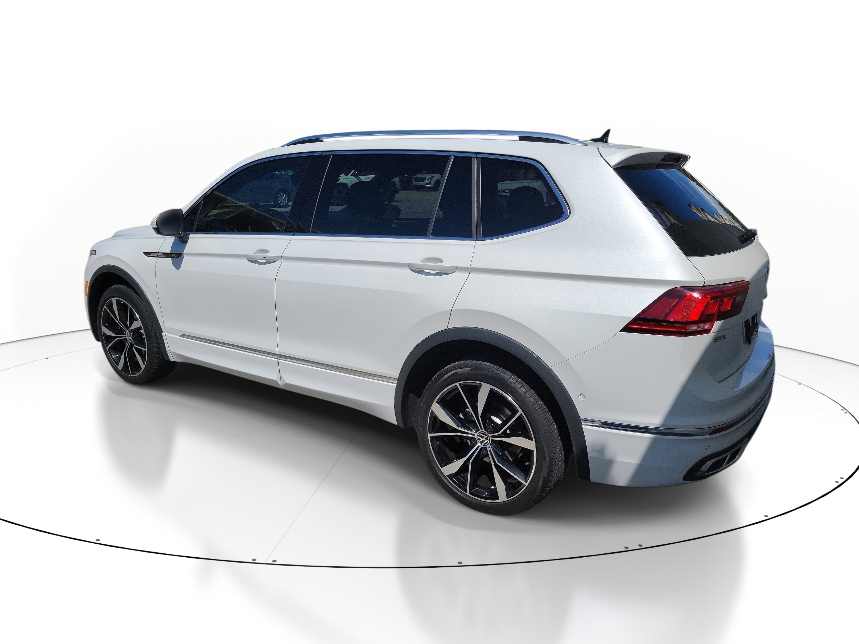 2023 Volkswagen Tiguan SEL R-Line