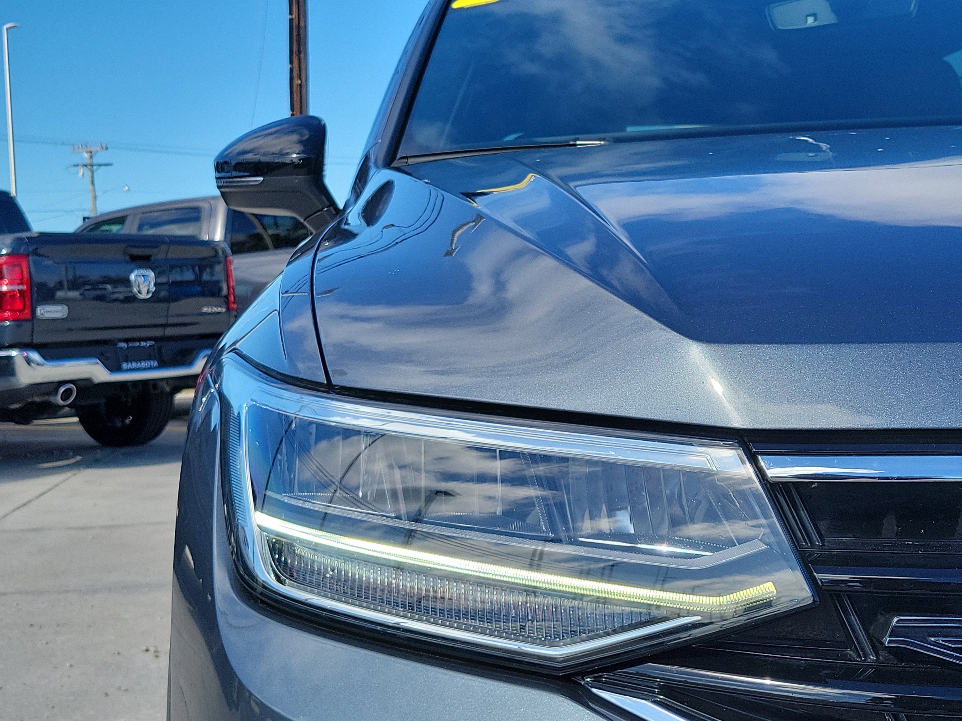 2022 Volkswagen Tiguan SE R-Line Black