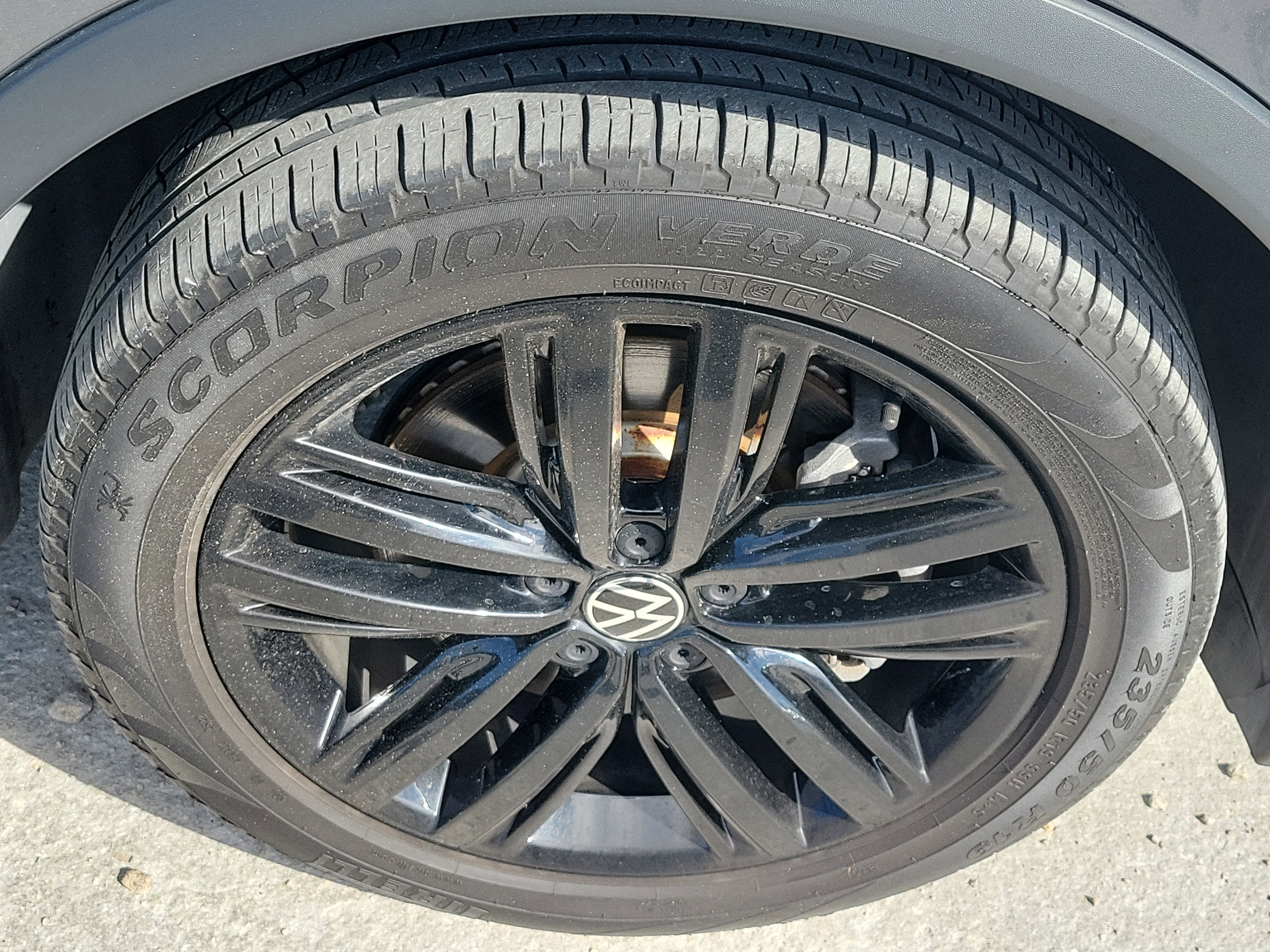 2022 Volkswagen Tiguan SE R-Line Black