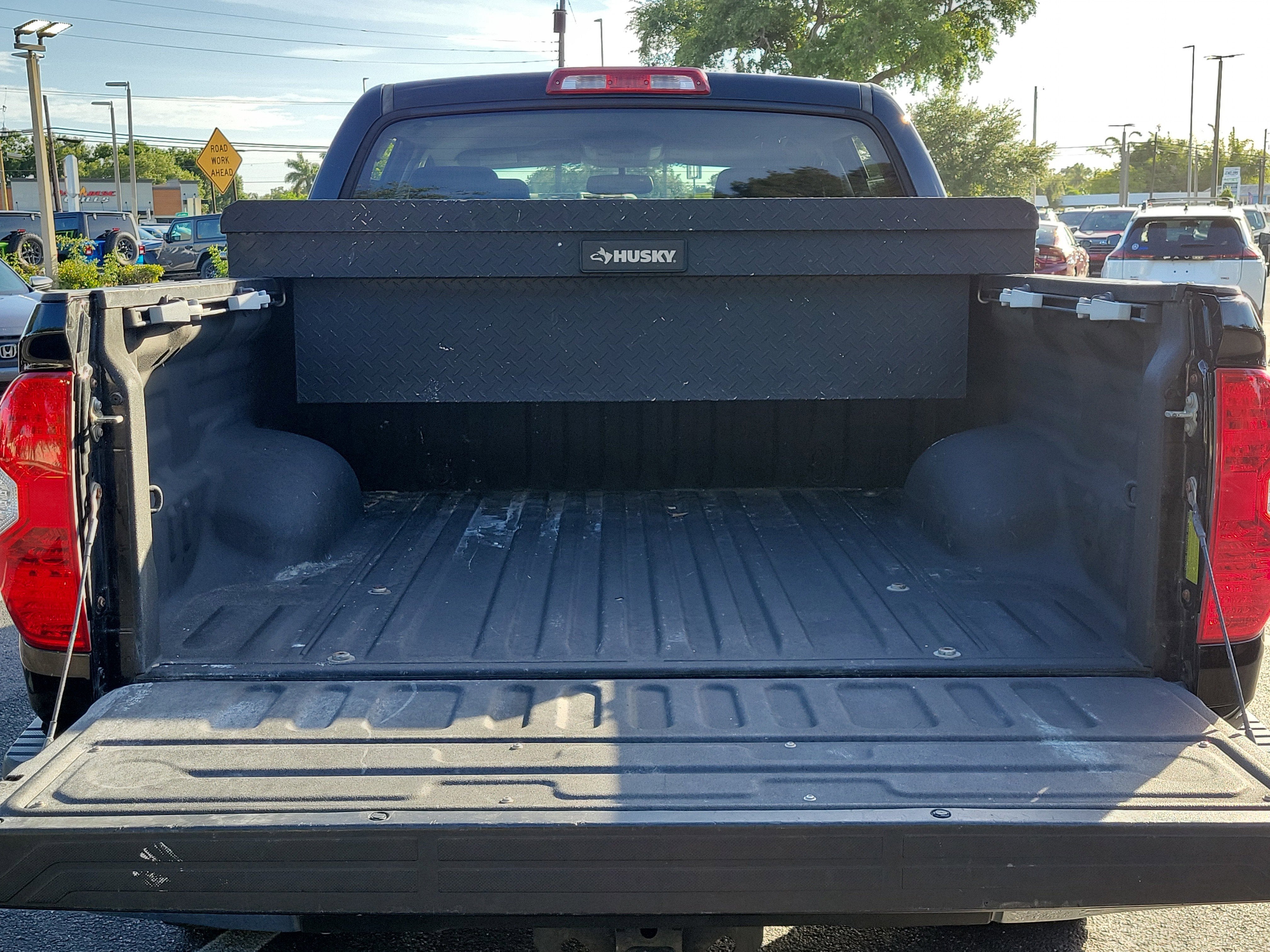 2017 Toyota Tundra 4WD SR5