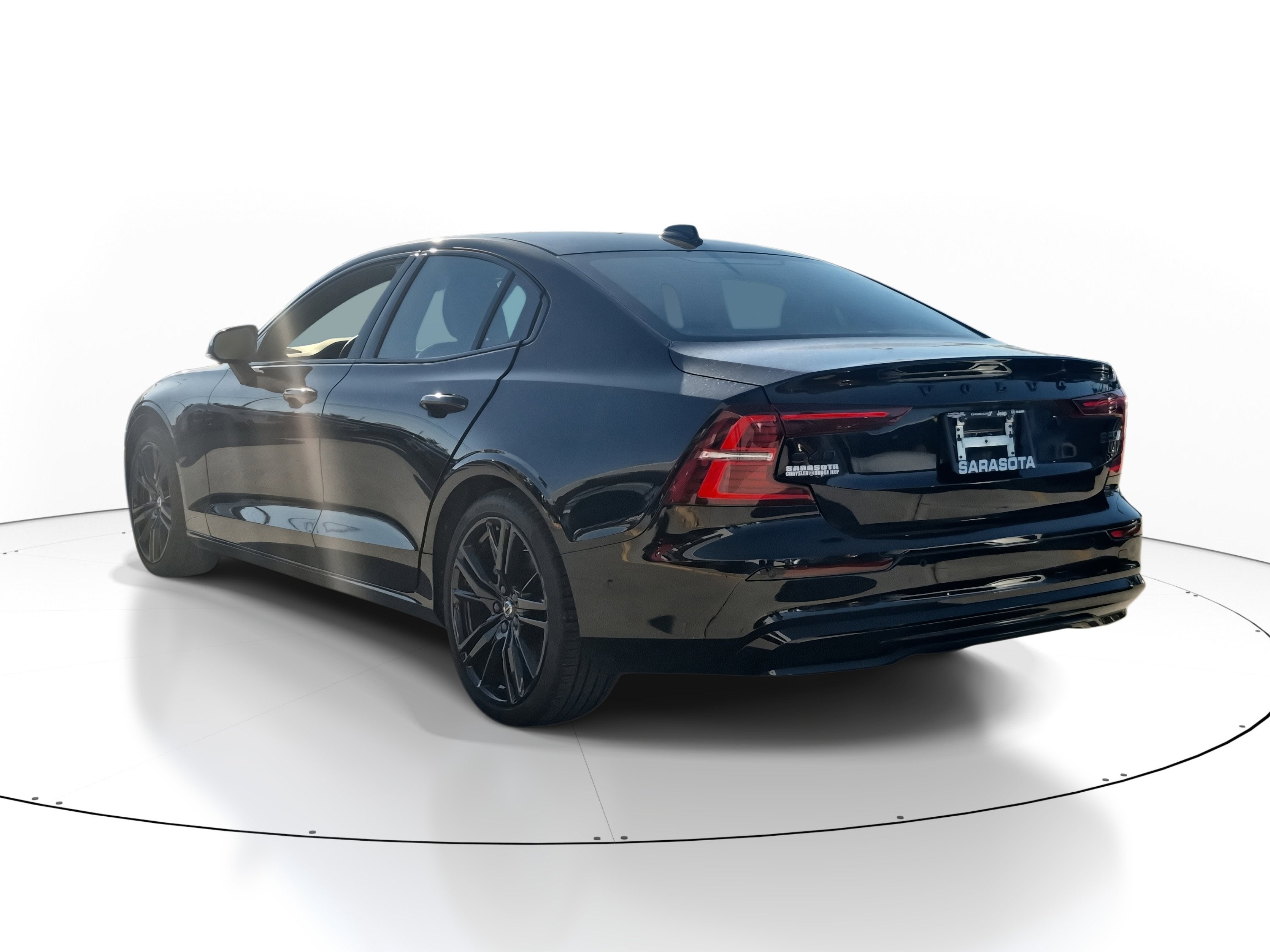 2024 Volvo S60 Plus Black Edition