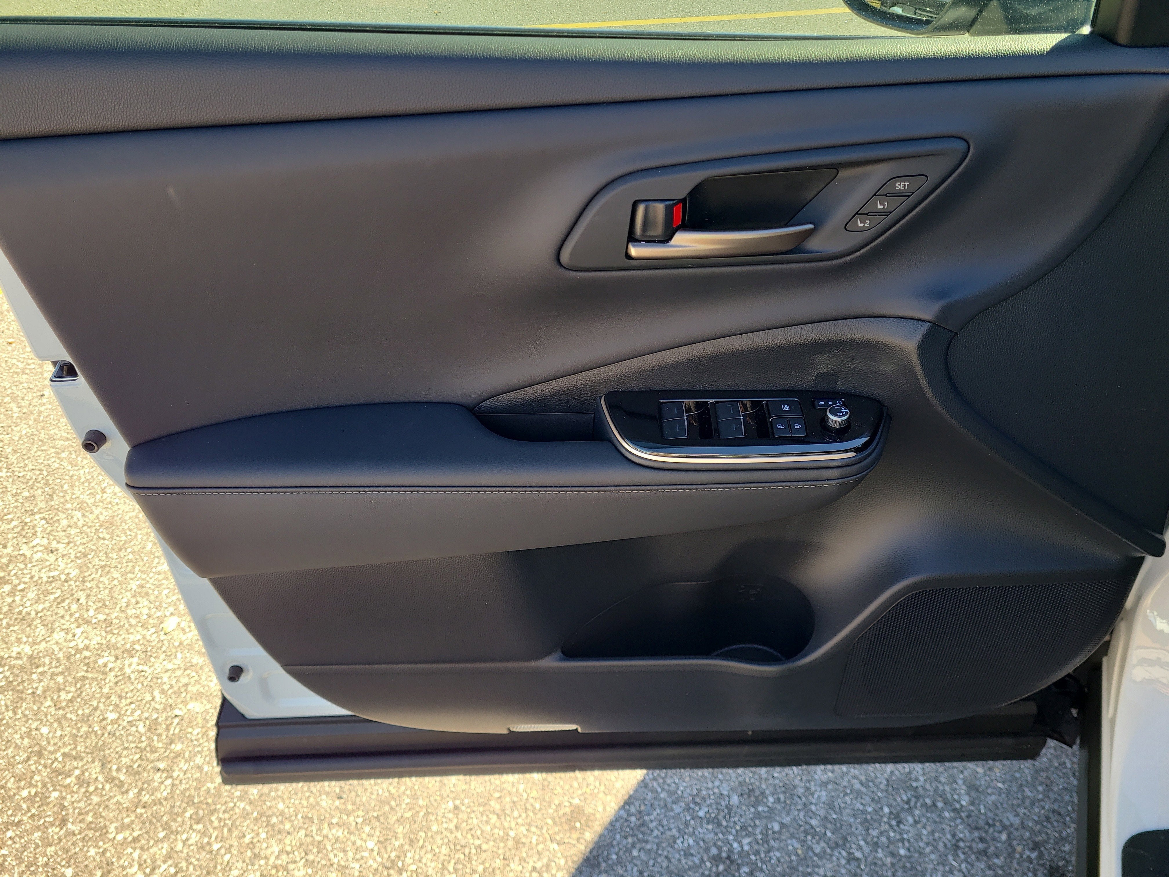 2025 Toyota Crown Signia XLE