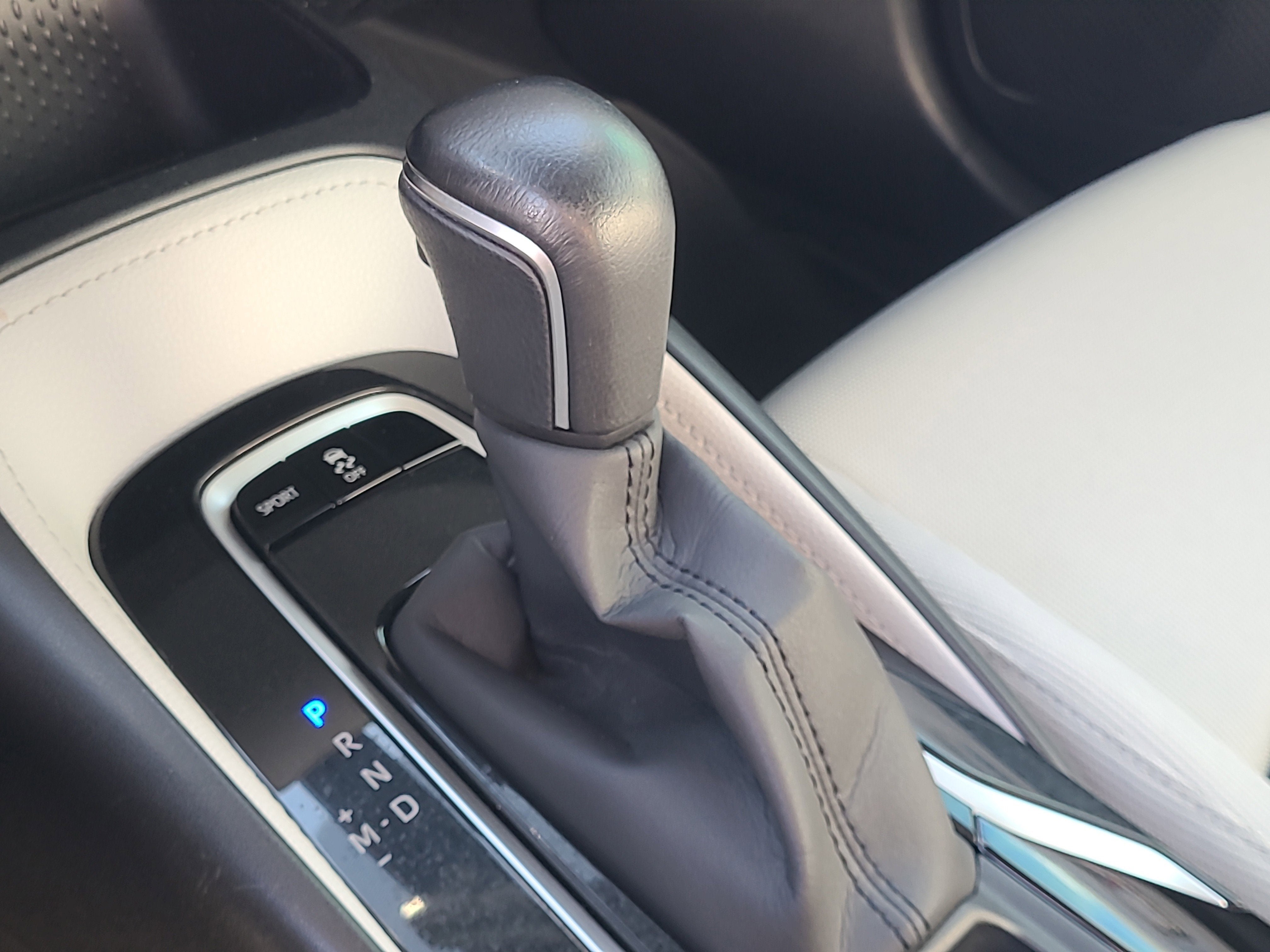 2020 Toyota Corolla Hatchback SE