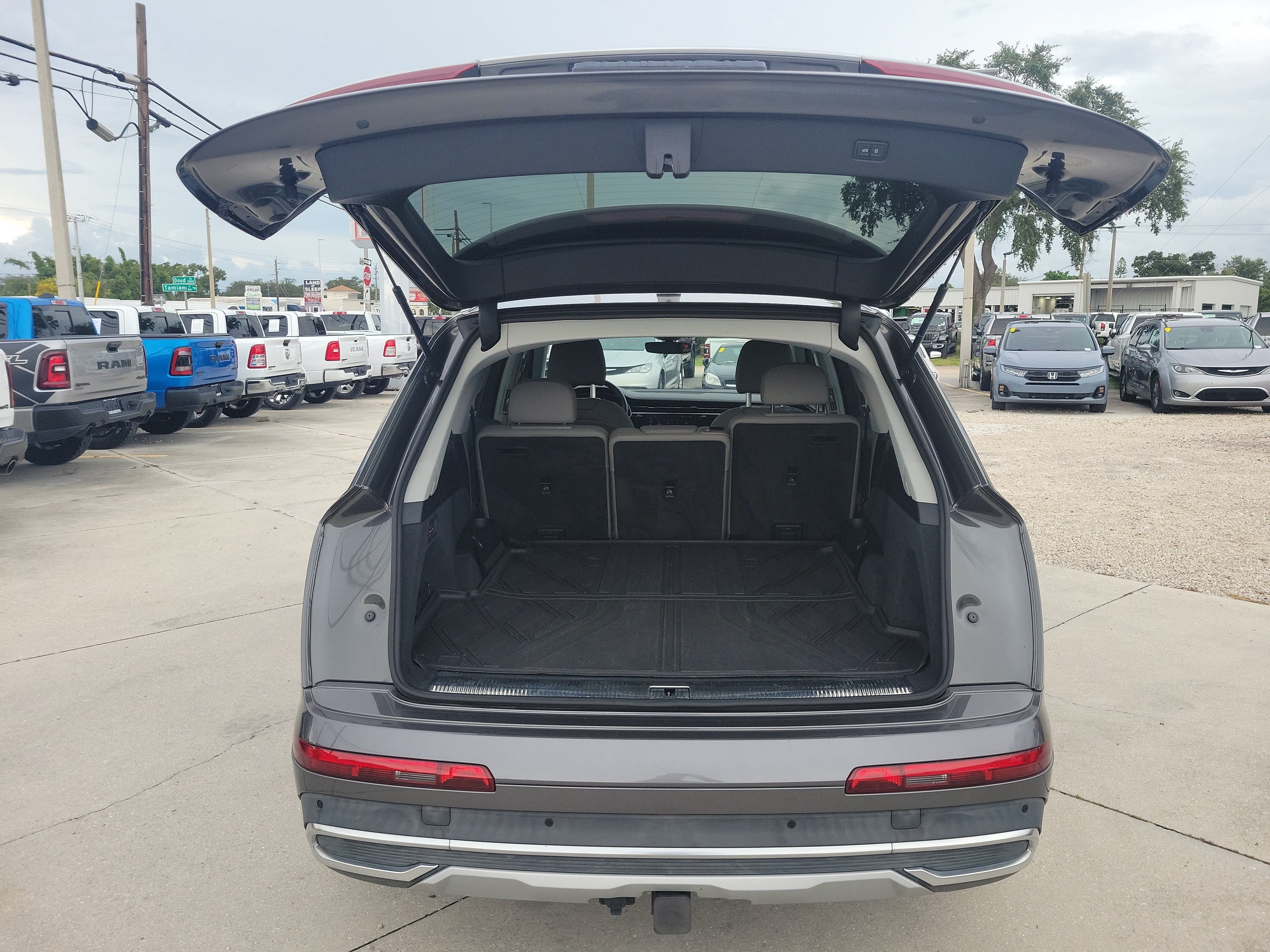 2020 Audi Q7 Premium