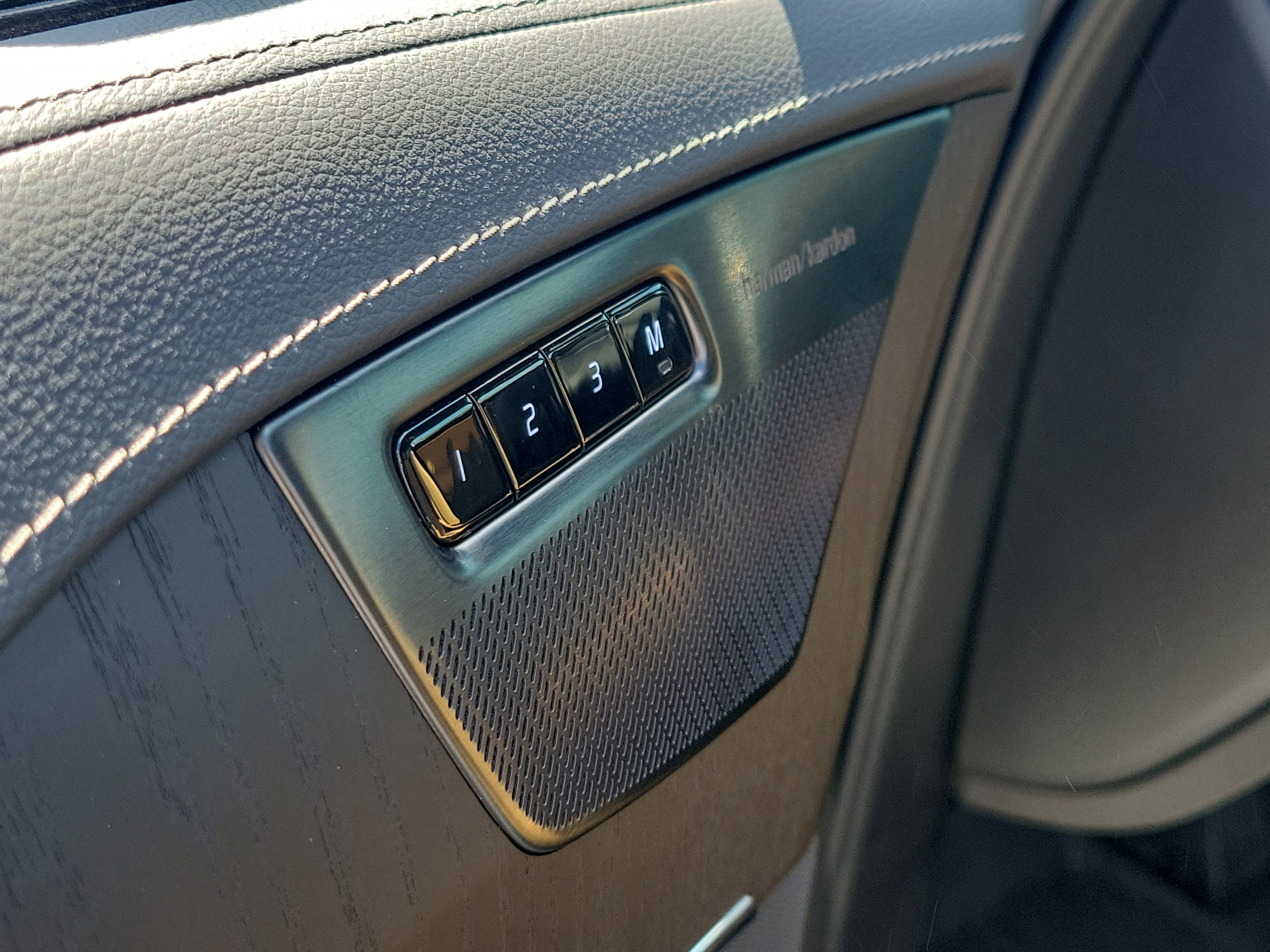 2025 Volvo XC90 Plug-In Hybrid Ultra