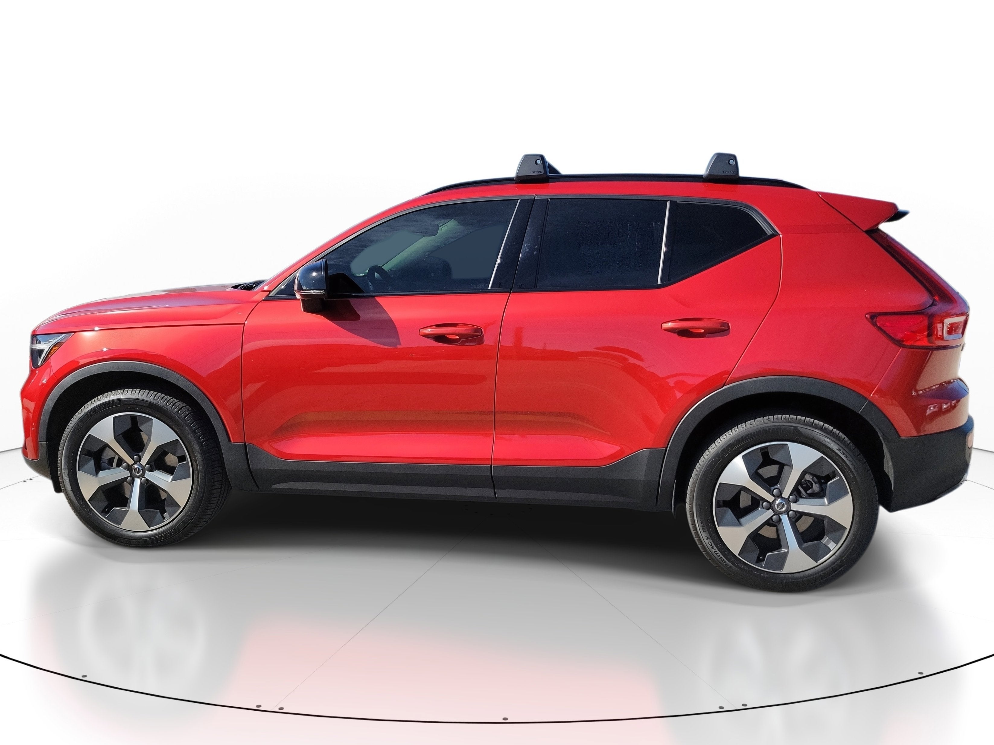 2023 Volvo XC40 Plus Dark Theme
