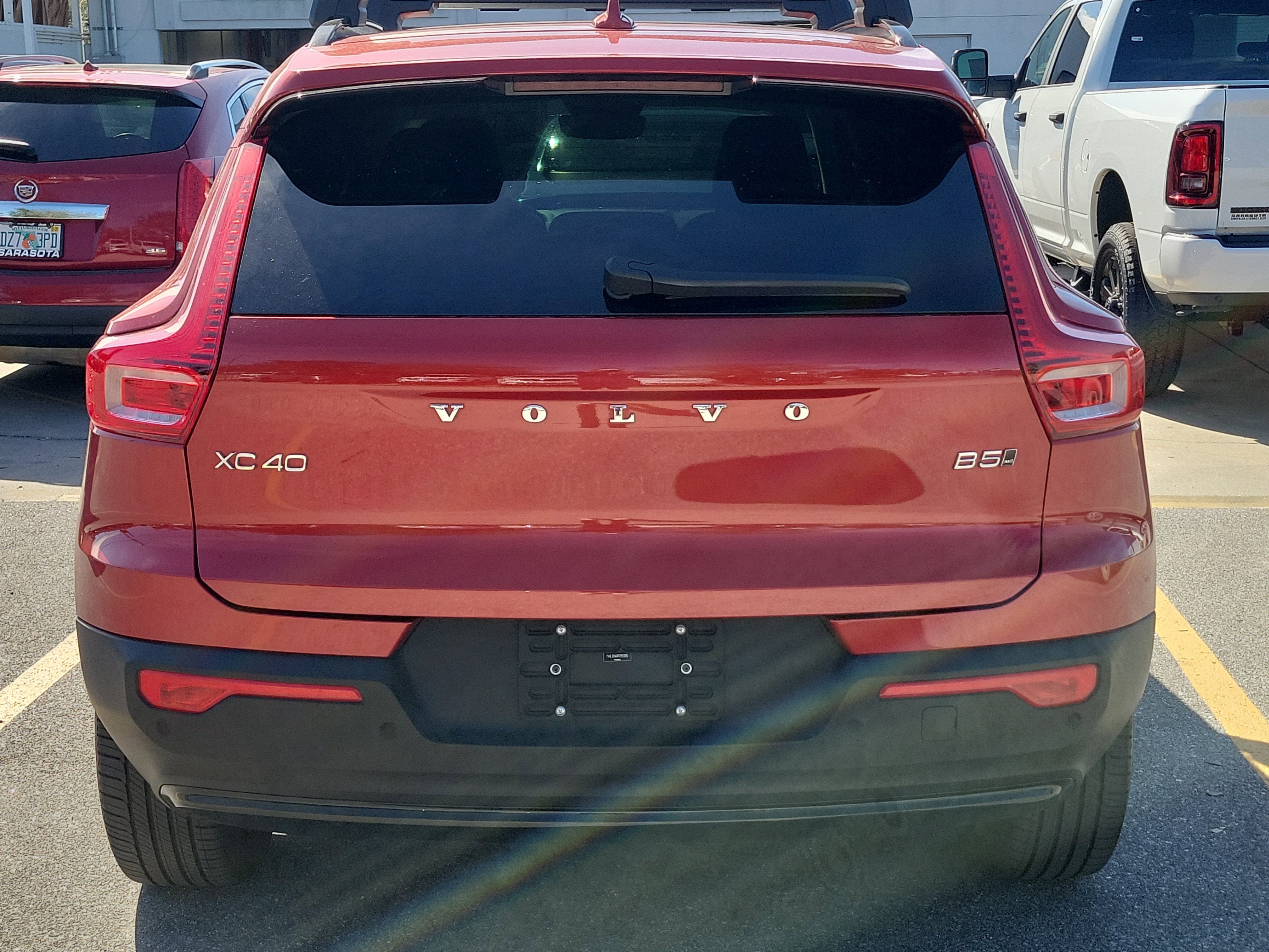 2023 Volvo XC40 Plus Dark Theme
