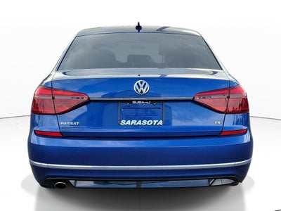 2017 Volkswagen Passat R-Line w/Comfort Pkg