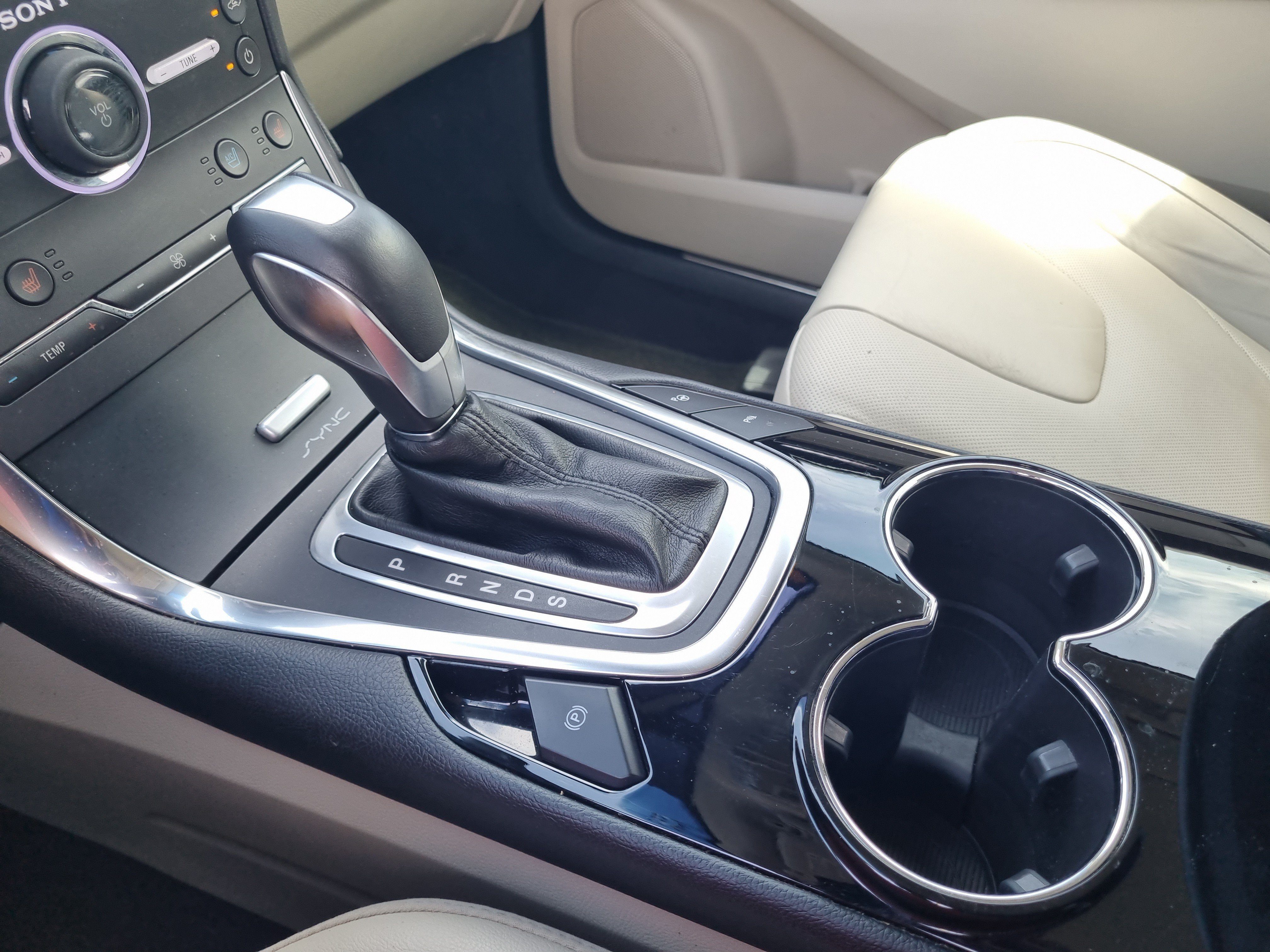 2016 Ford Edge Titanium
