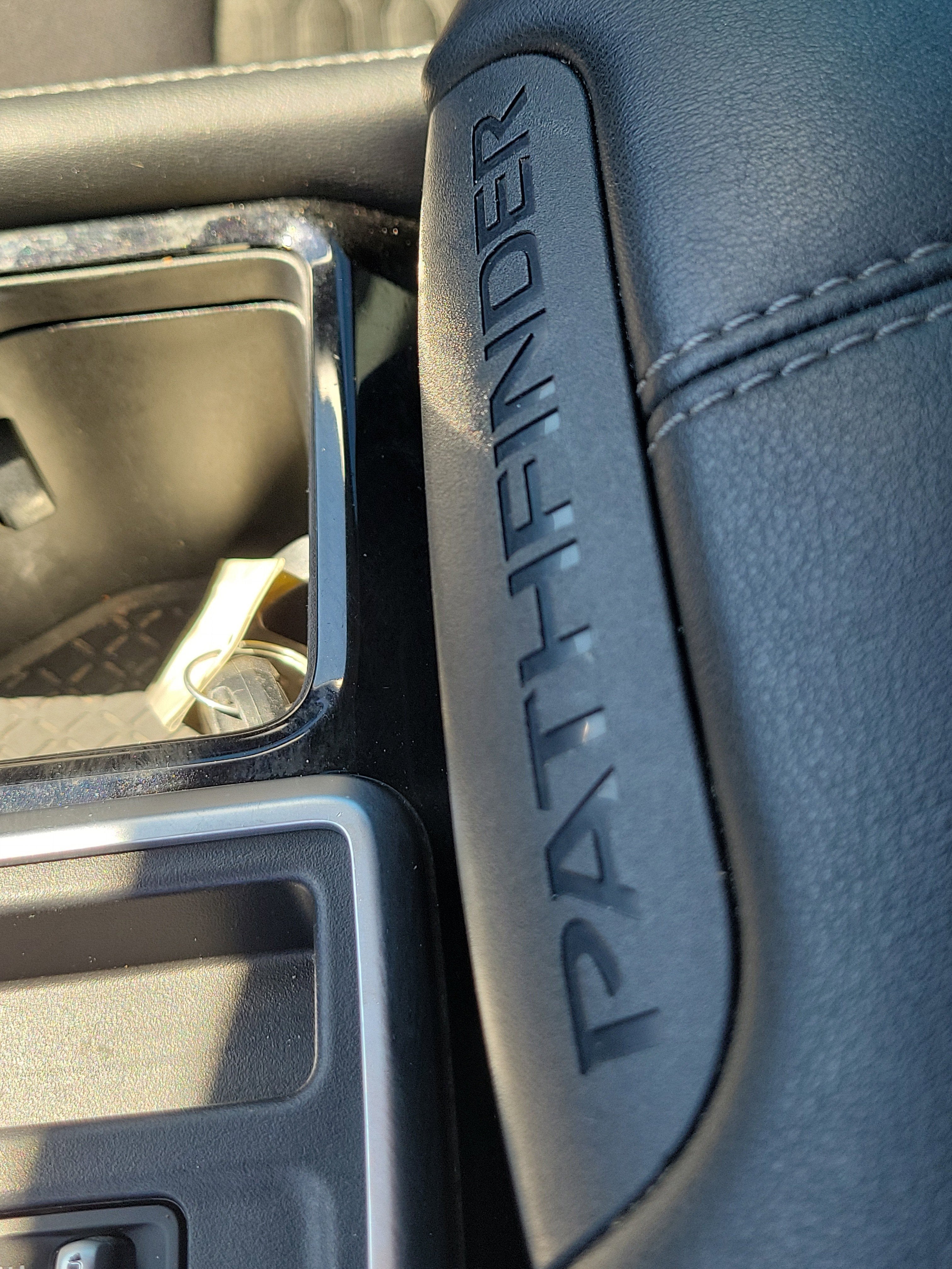 2022 Nissan Pathfinder S