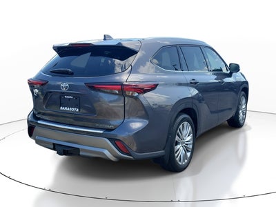 2024 Toyota Highlander LE