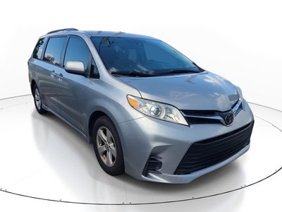 2018 Toyota Sienna LE