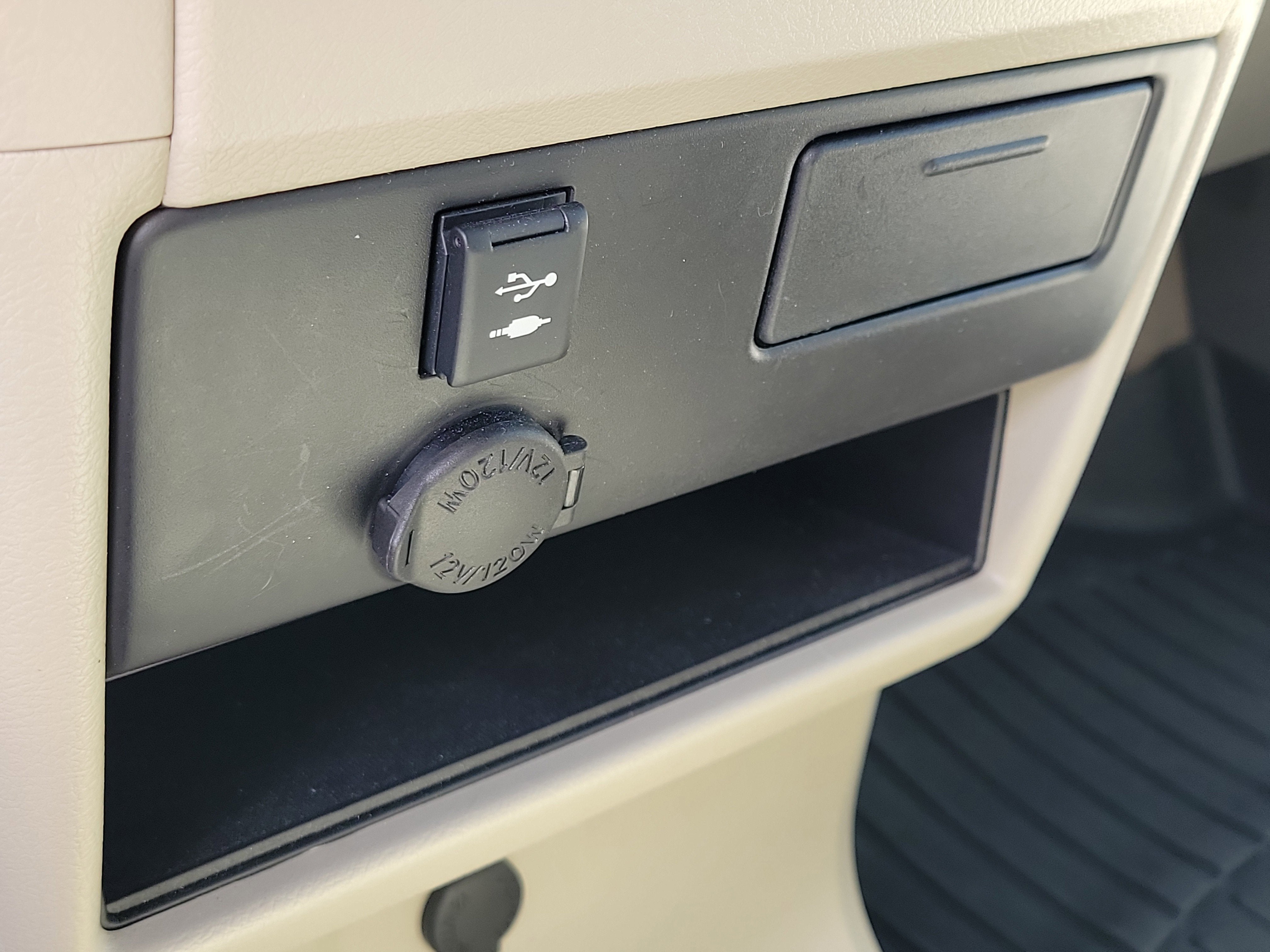 2018 Toyota Sienna LE Auto Access Seat
