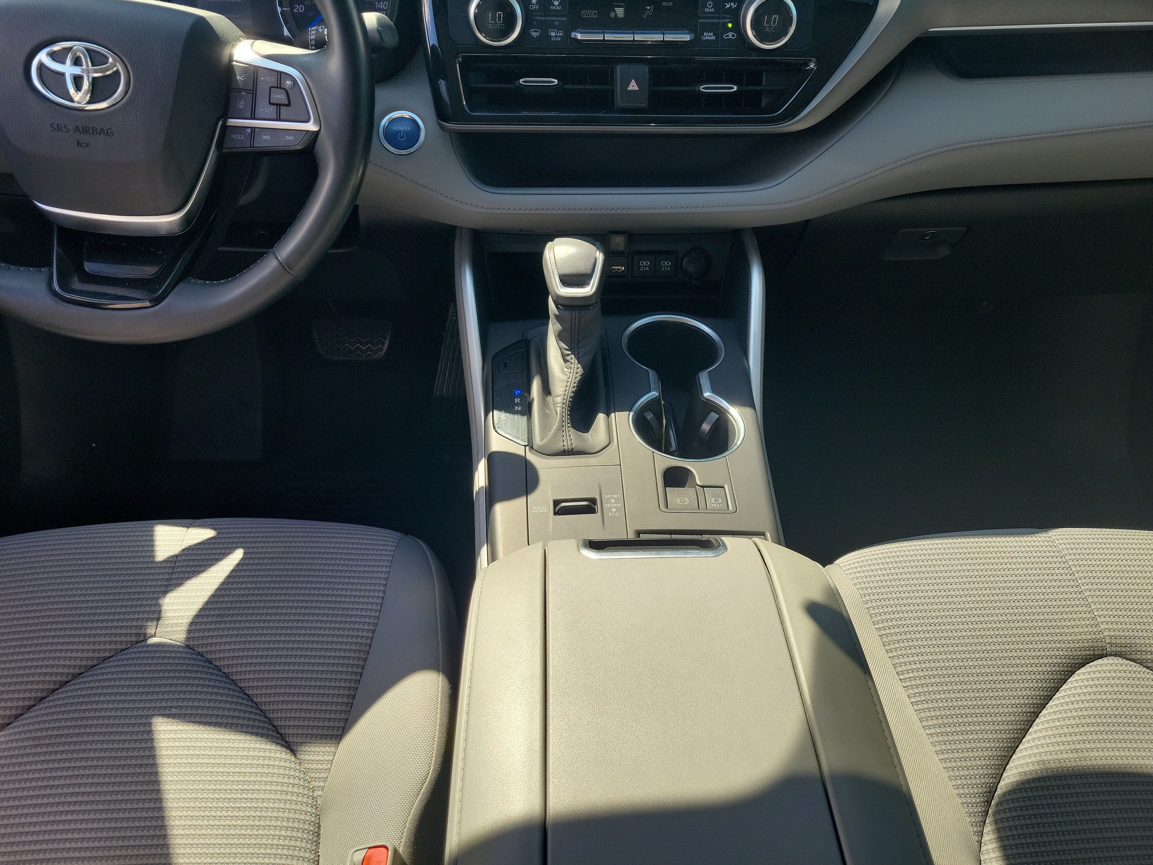2020 Toyota Highlander Hybrid LE