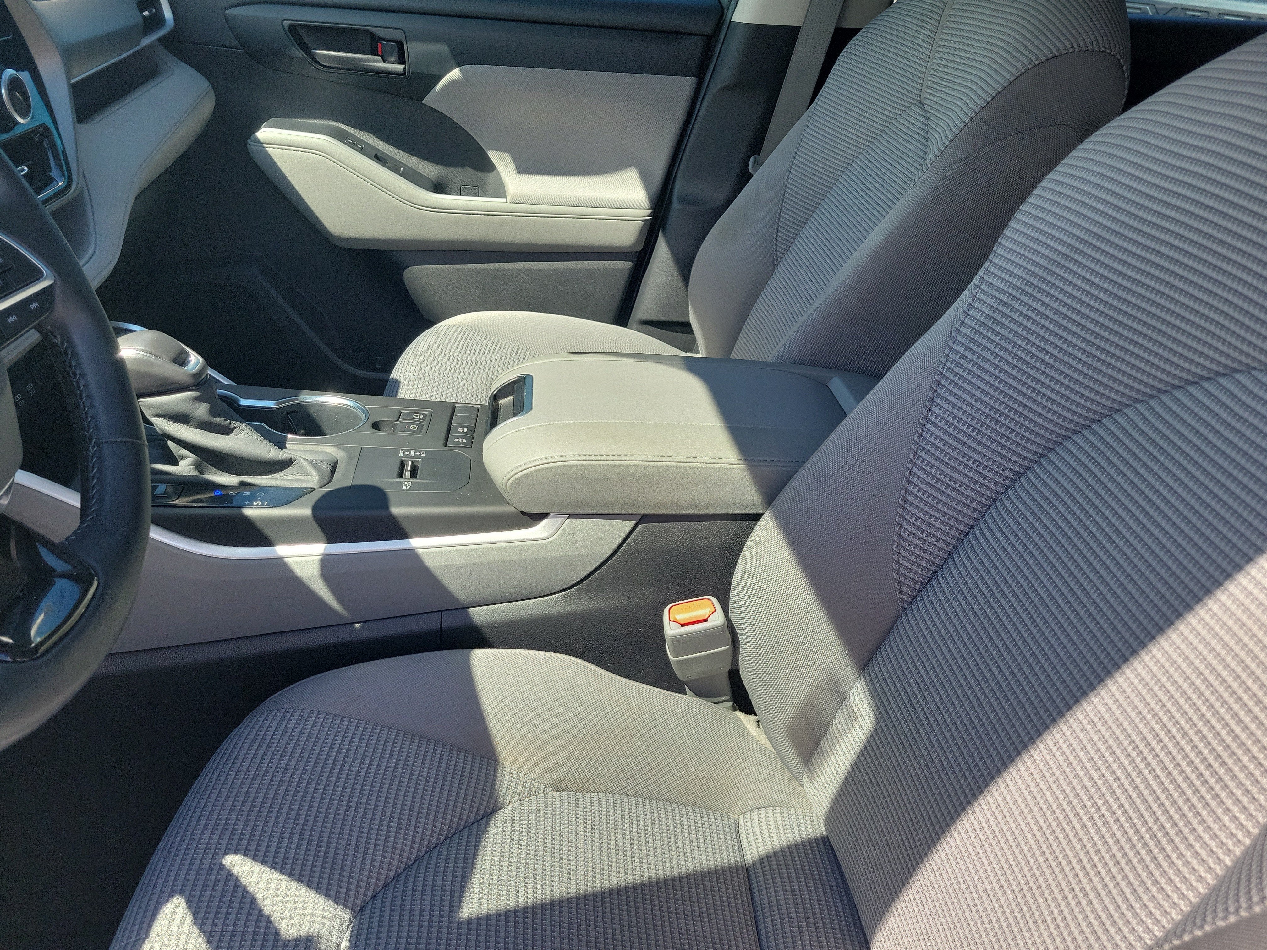 2020 Toyota Highlander Hybrid LE