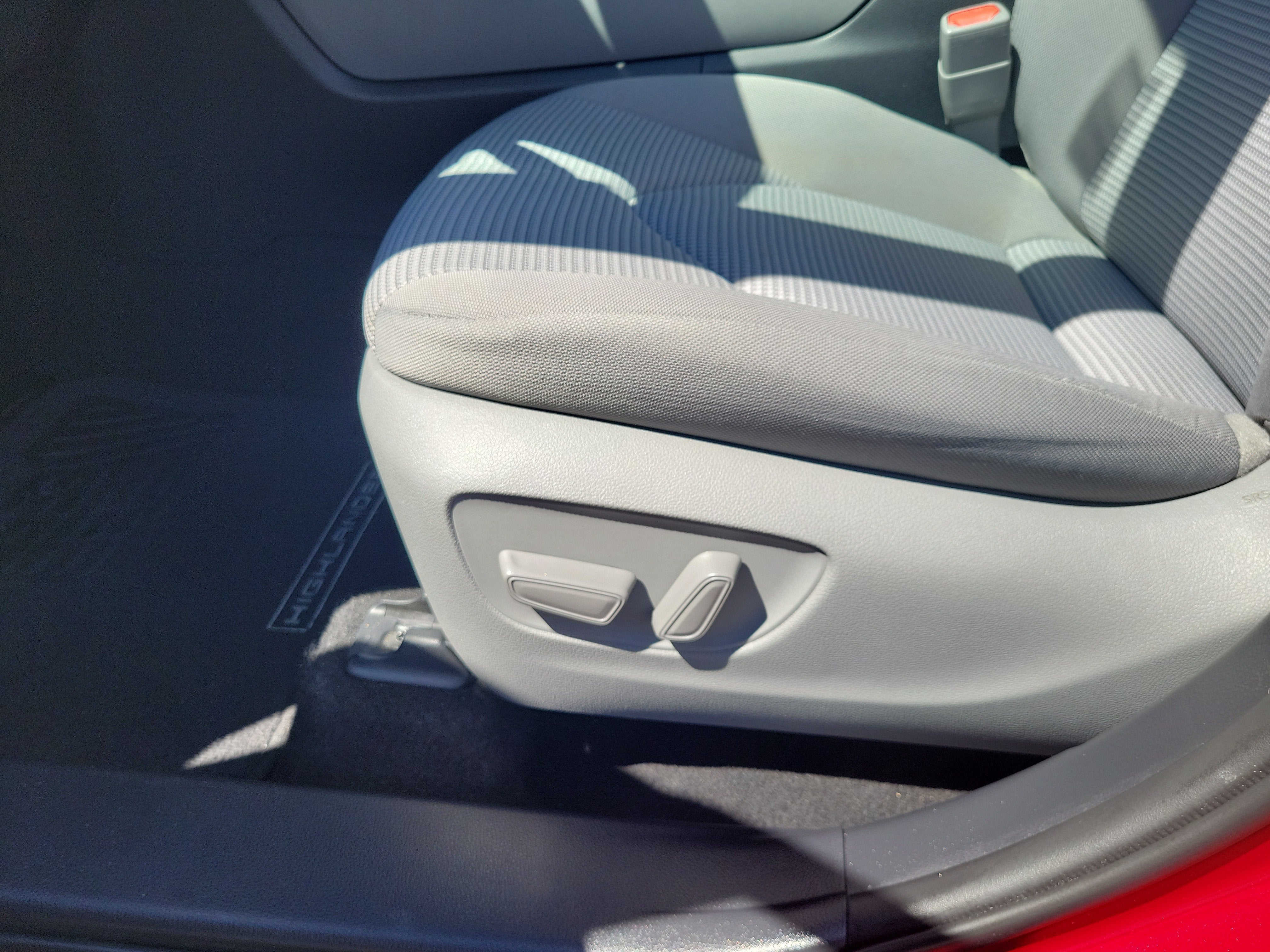 2020 Toyota Highlander Hybrid LE