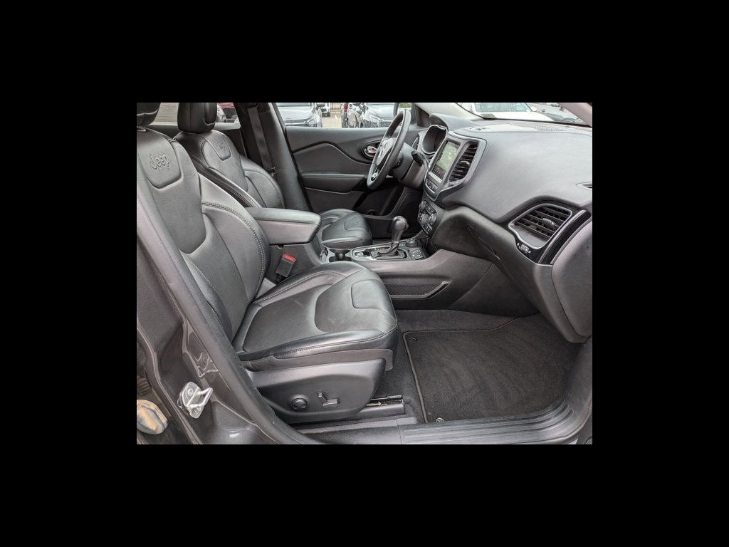 2023 Jeep Cherokee Altitude Lux