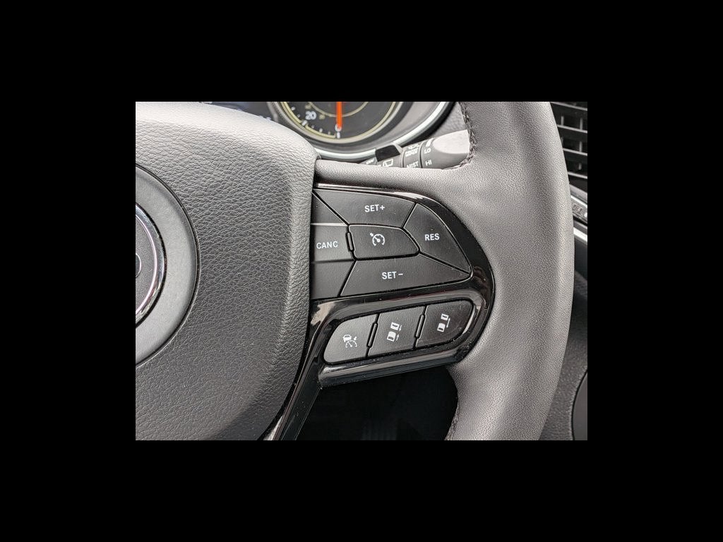 2023 Jeep Cherokee Altitude Lux