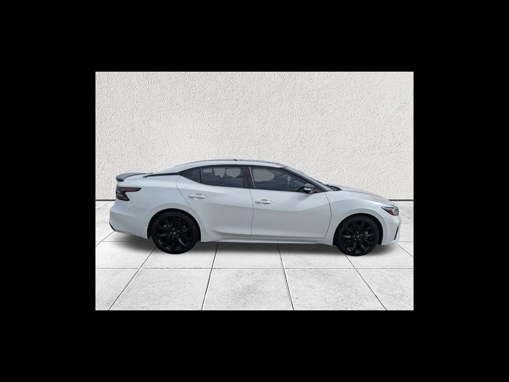2023 Nissan Maxima SR