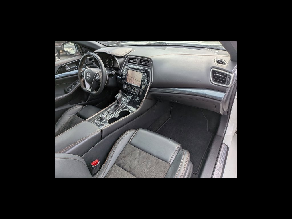 2023 Nissan Maxima SR