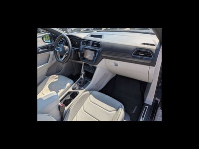 2023 Volkswagen Tiguan SEL R-Line