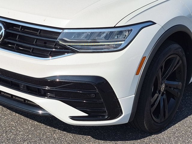 2023 Volkswagen Tiguan SE R-Line Black