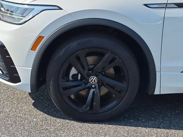 2023 Volkswagen Tiguan SE R-Line Black