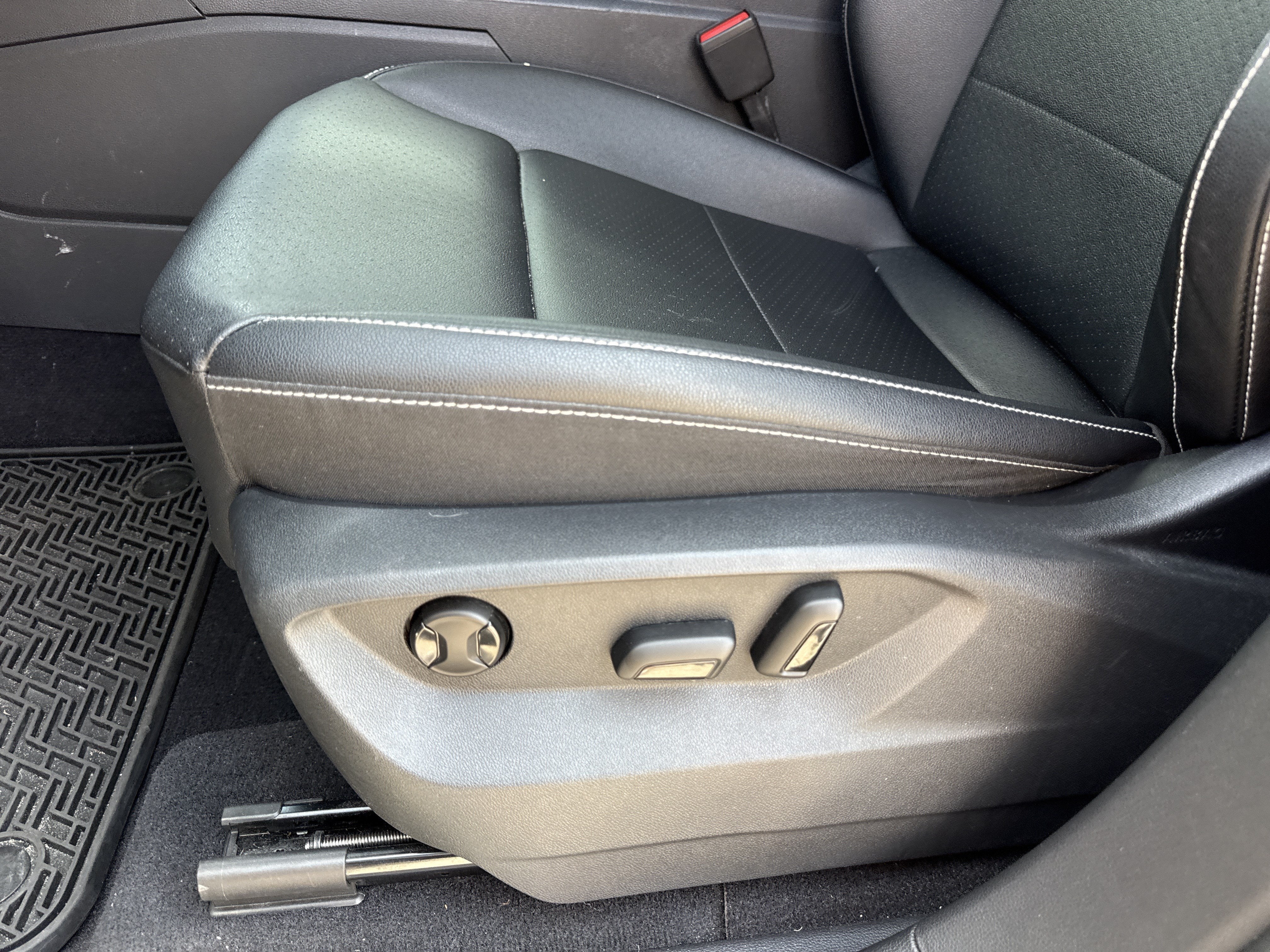 2021 Volkswagen Atlas 3.6L V6 SE w/Technology R-Line