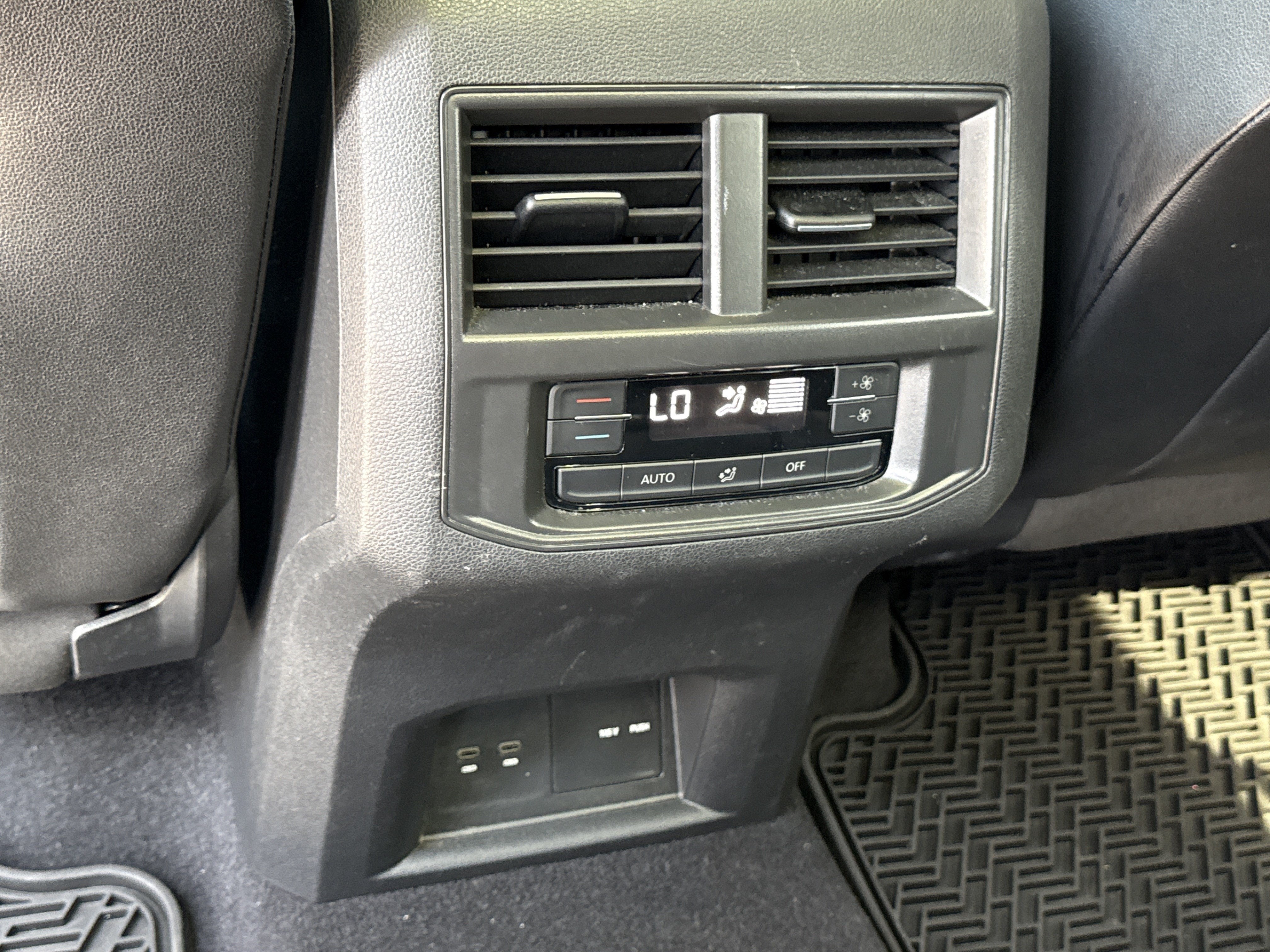 2021 Volkswagen Atlas 3.6L V6 SE w/Technology R-Line