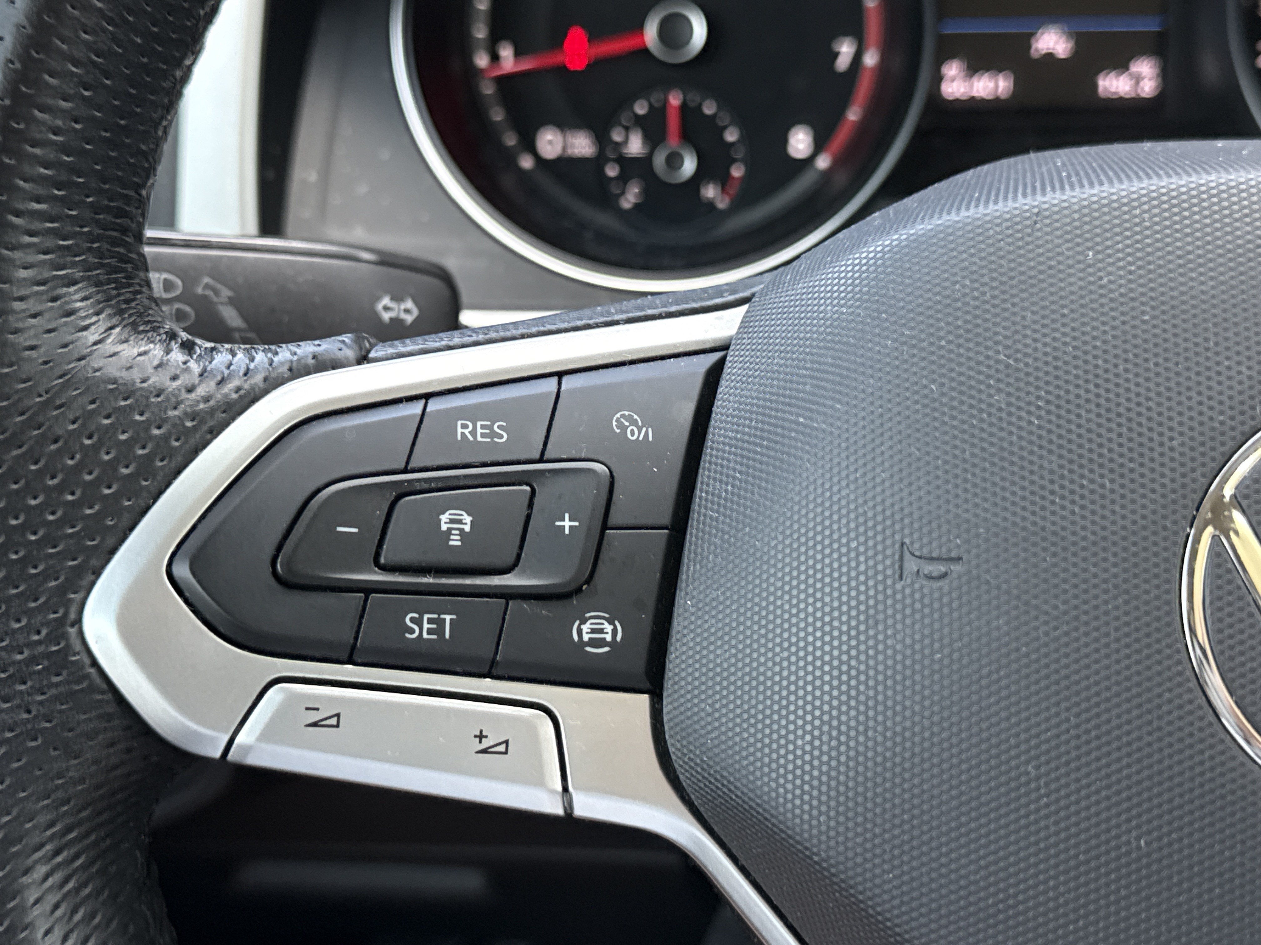 2021 Volkswagen Atlas 3.6L V6 SE w/Technology R-Line