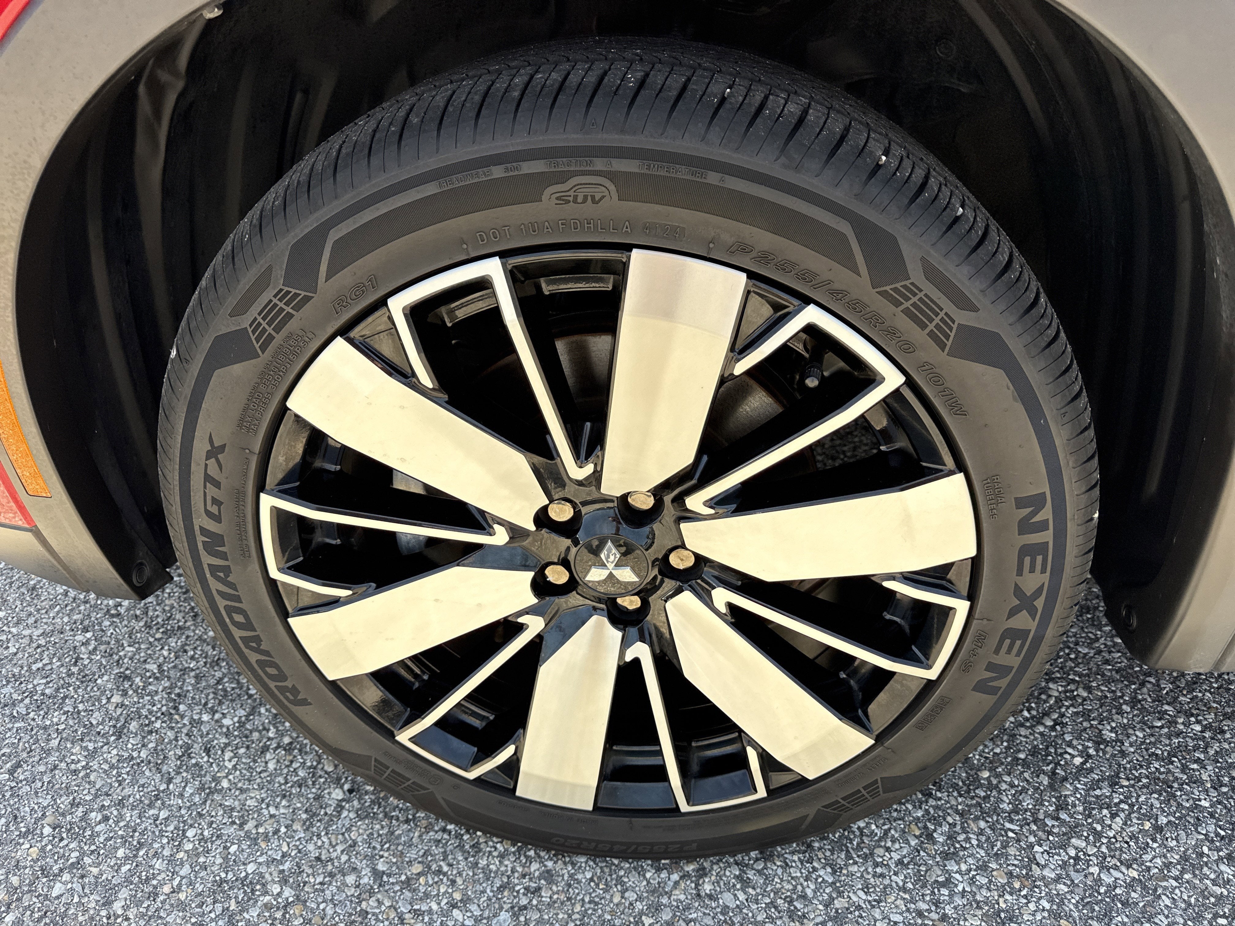 2025 Mitsubishi Outlander SE