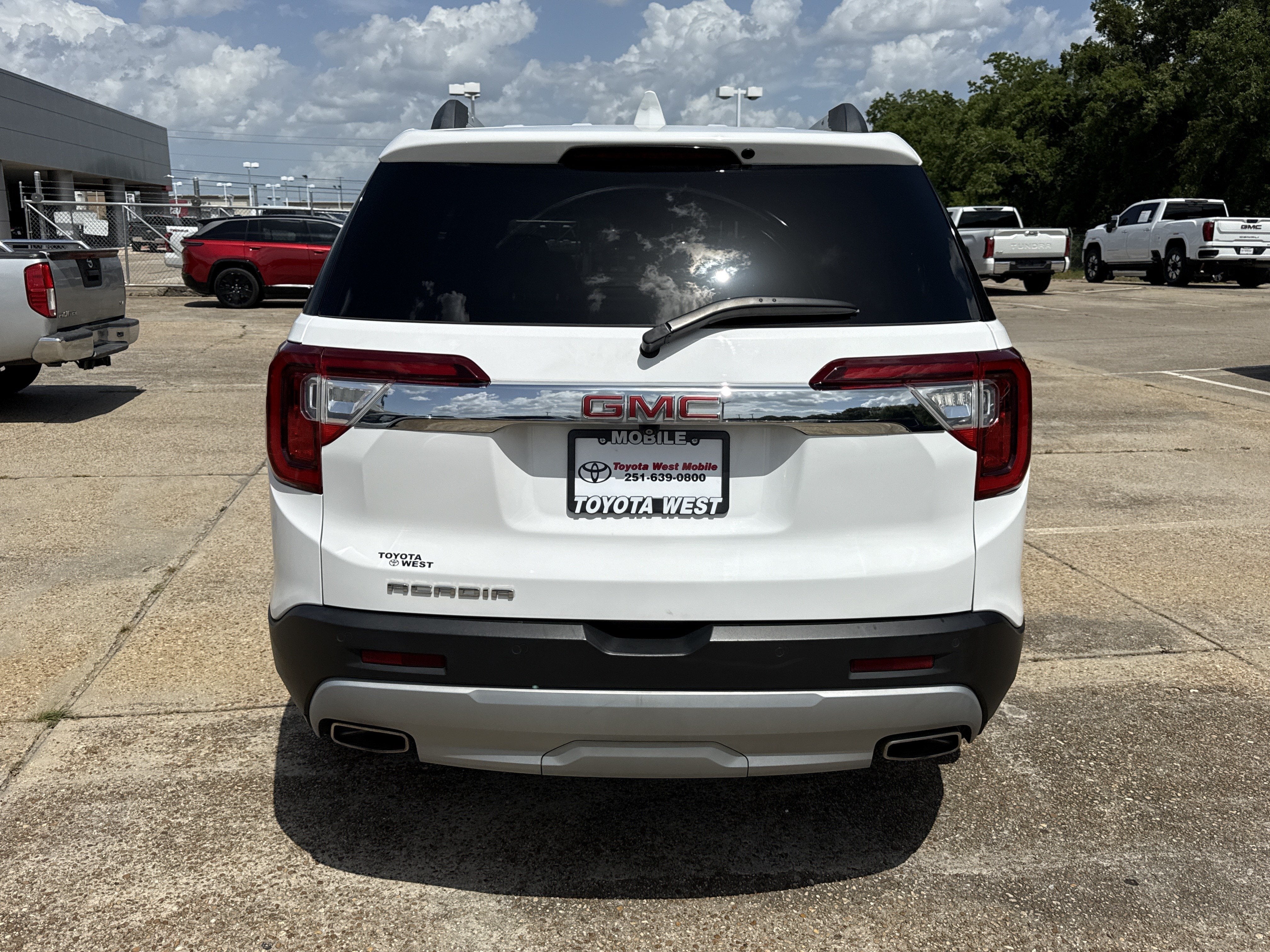 2022 GMC Acadia SLT