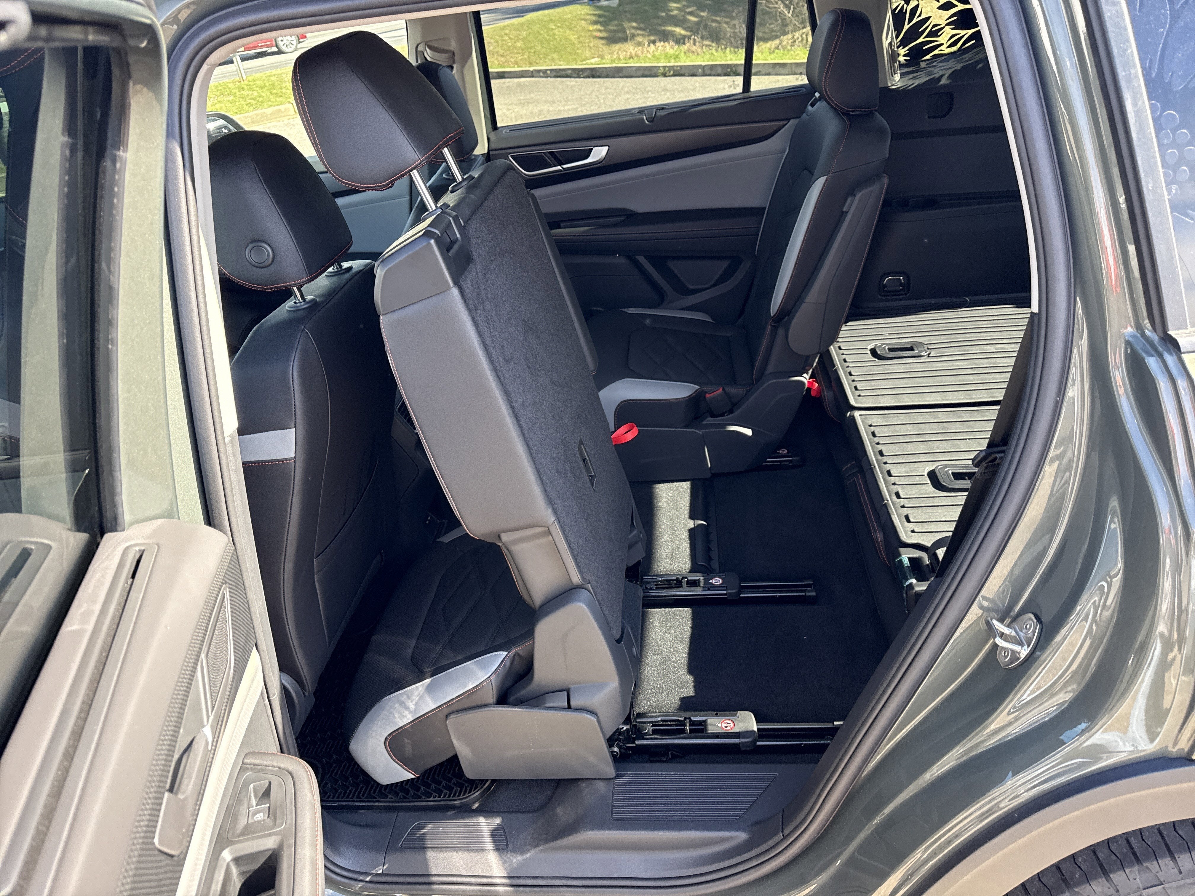 2025 Volkswagen Atlas 2.0T Peak Edition