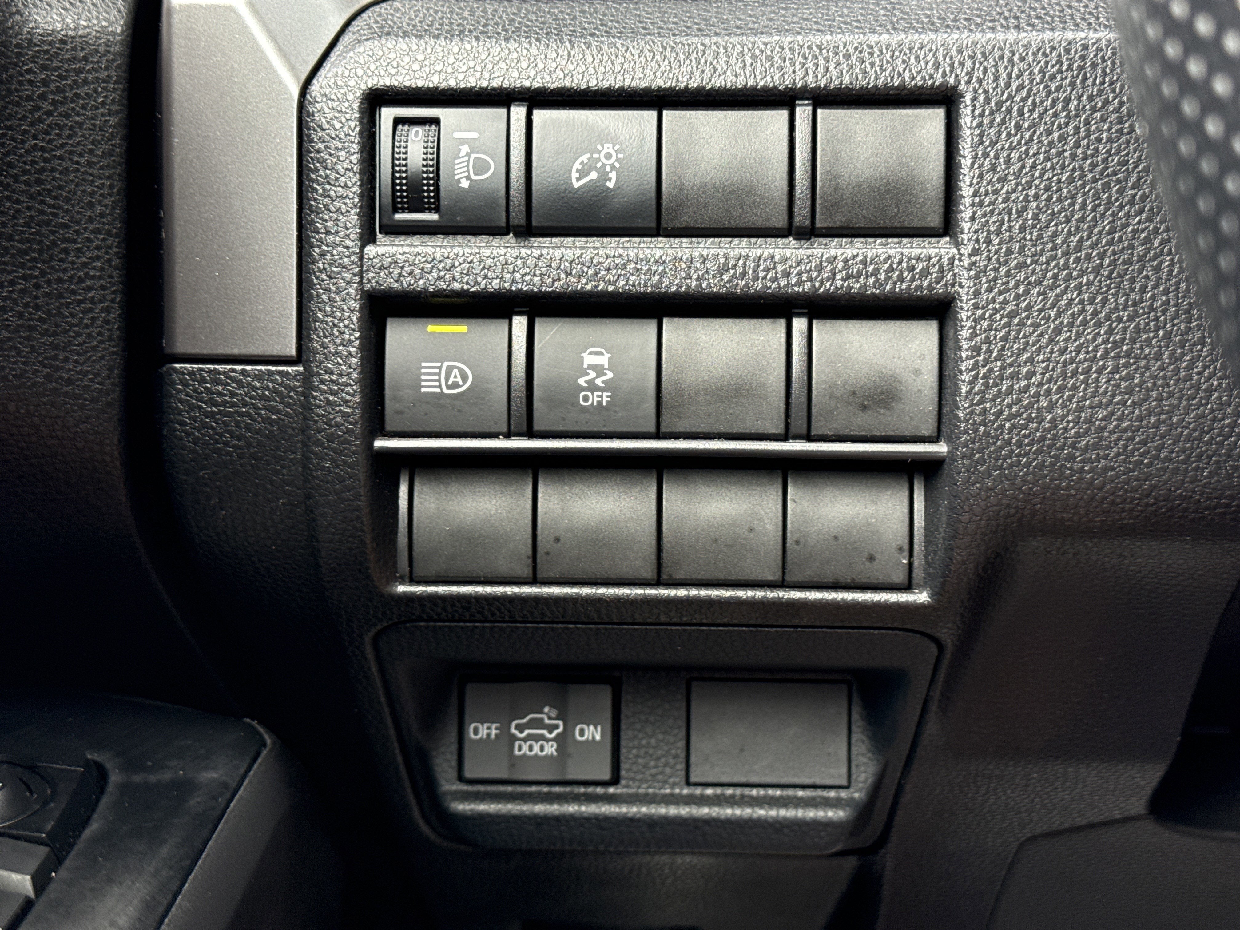 2025 Toyota Tacoma 4WD SR5