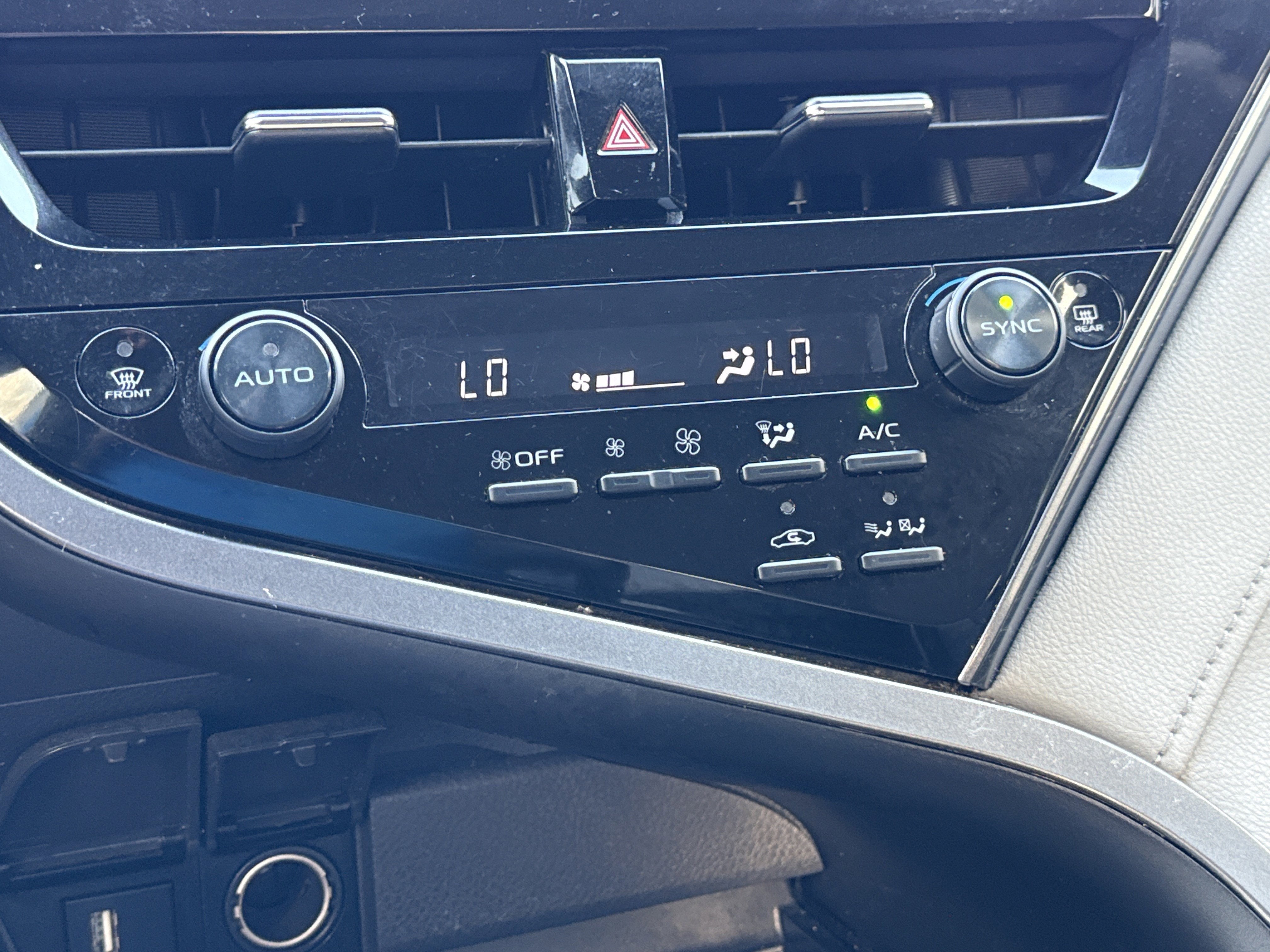 2022 Toyota Camry Hybrid LE