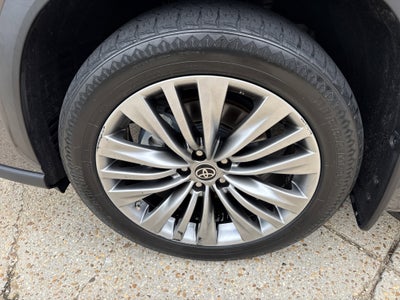 2022 Toyota Highlander Hybrid Platinum