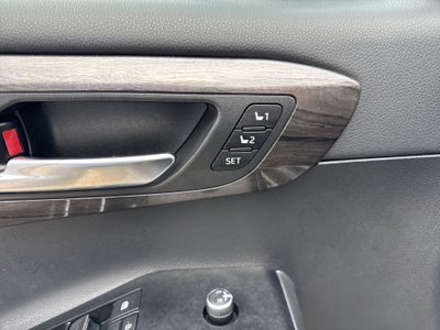 2022 Toyota Highlander Hybrid Platinum