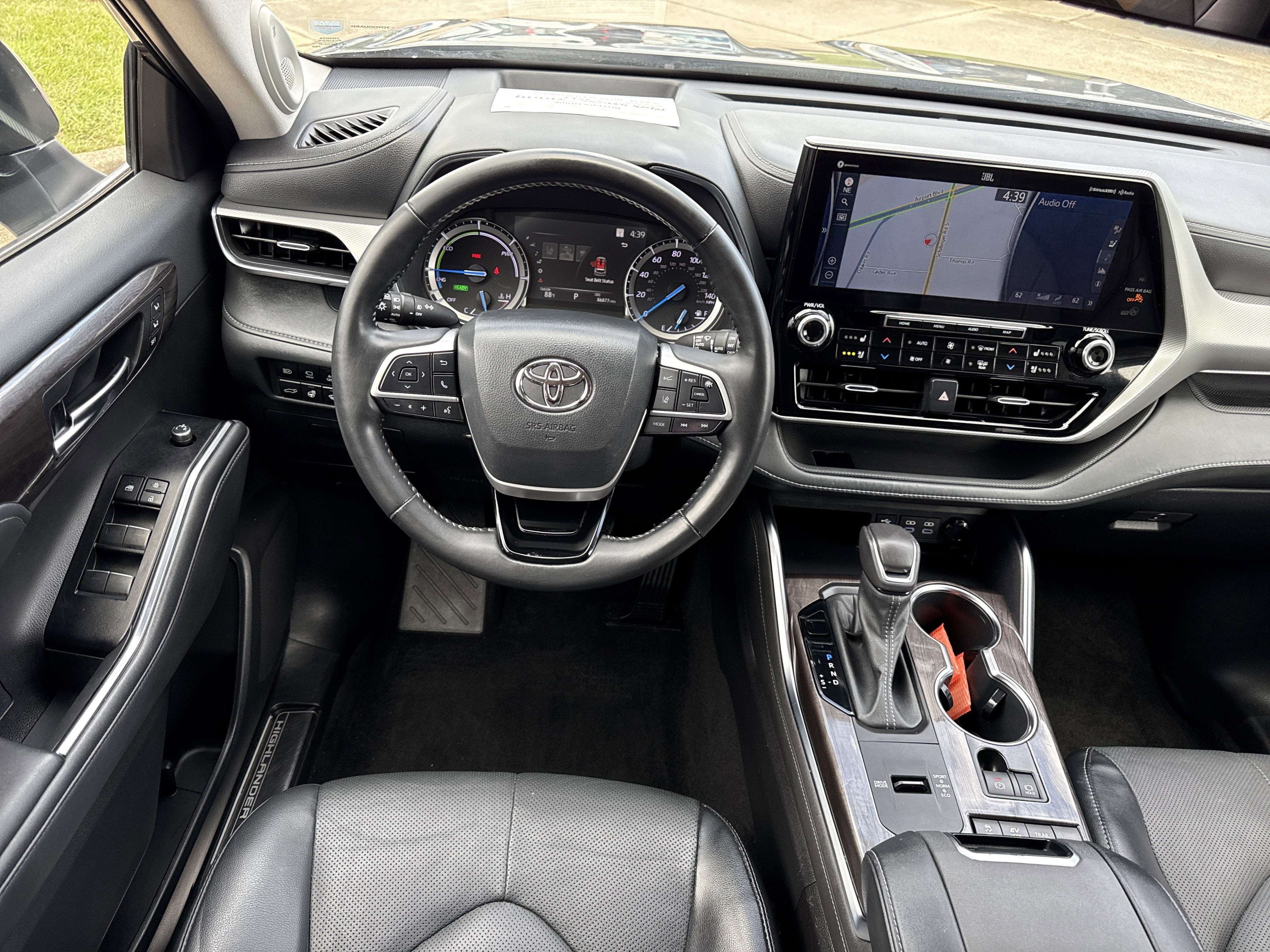 2022 Toyota Highlander Hybrid Platinum