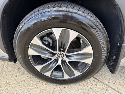 2025 Toyota Highlander XLE