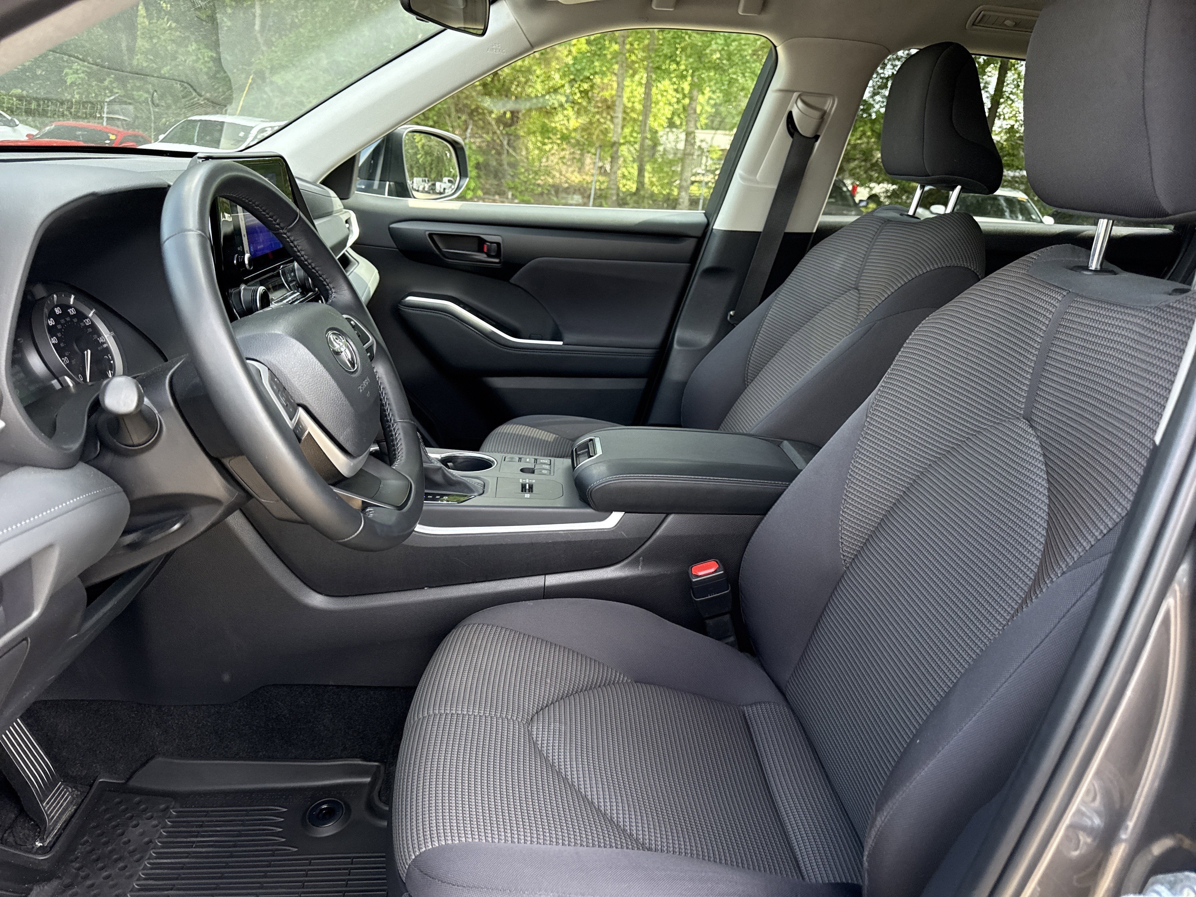 2025 Toyota Highlander LE