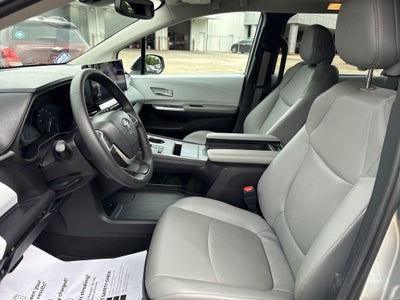 2025 Toyota Sienna Base