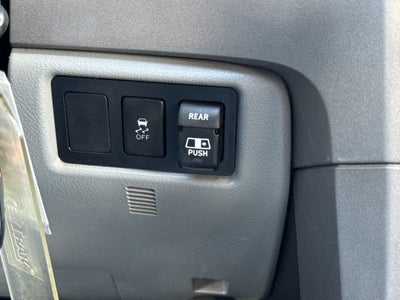 2011 Toyota Tundra 4WD Truck Grade