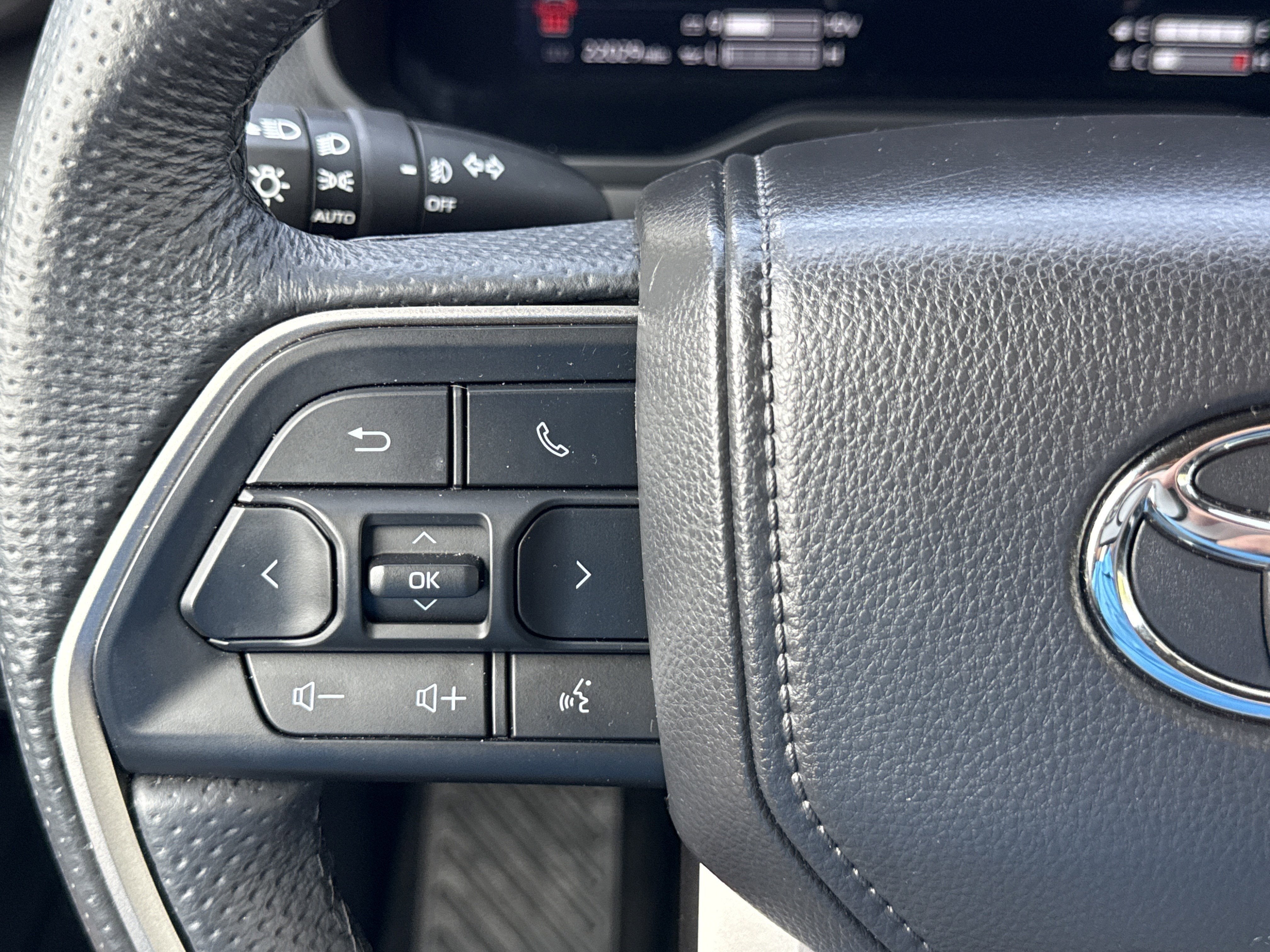 2025 Toyota Sequoia Base